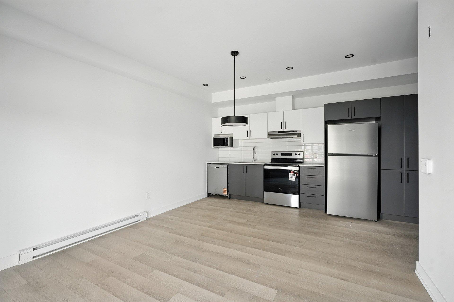 









312


Ch. Freeman

, 406,
Gatineau (Hull),




QC
J8Z2B6

