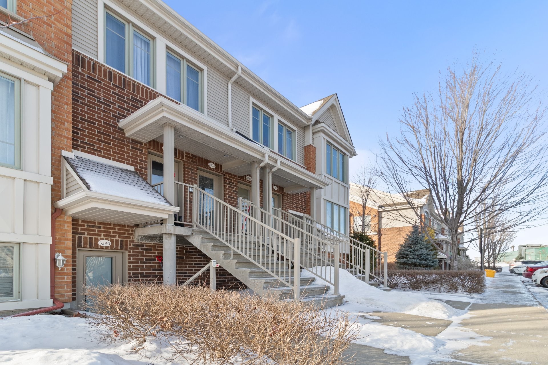 









3384


Boul. Gareau

,
Longueuil (Saint-Hubert),




QC
J3Y0J5

