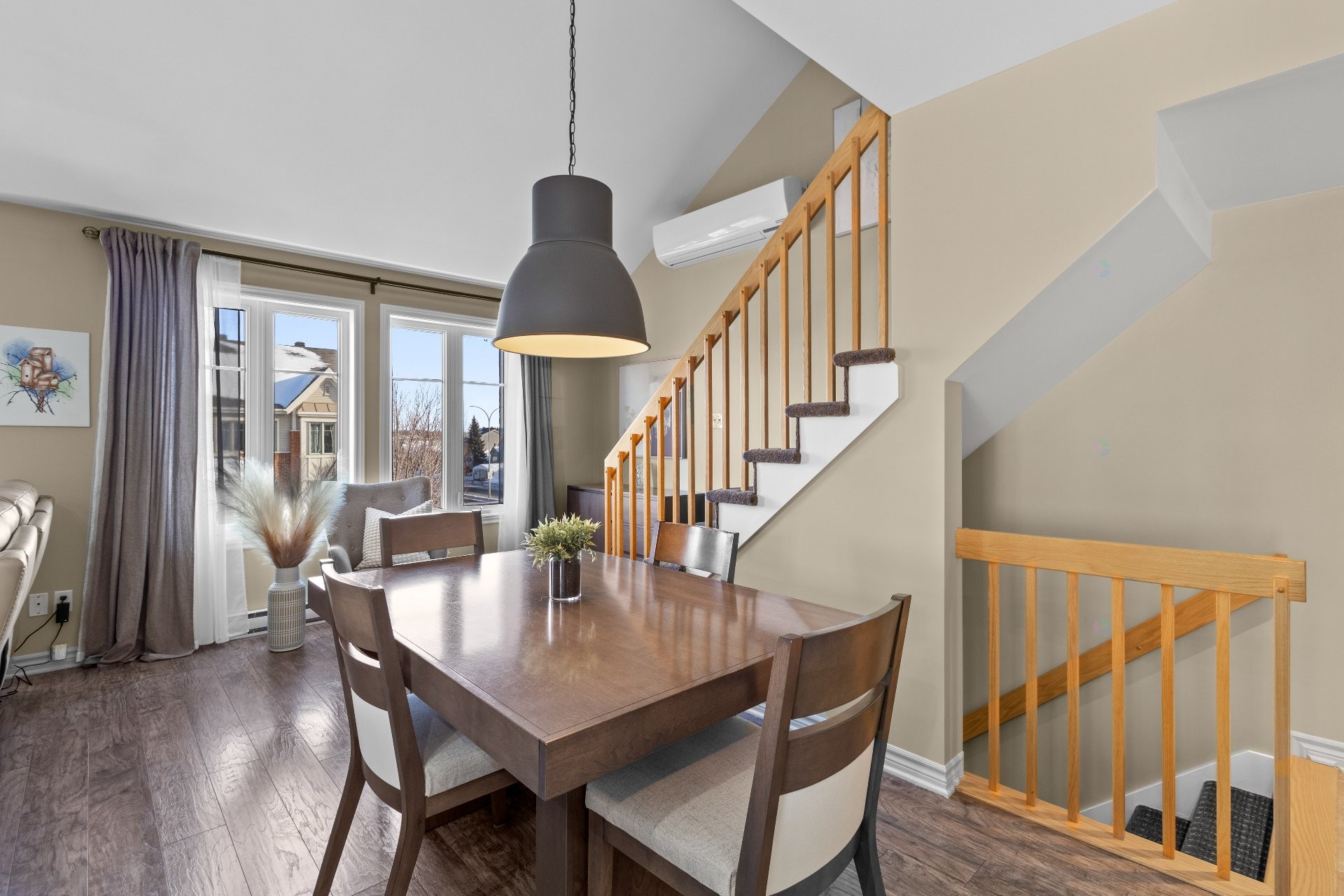 









3384


Boul. Gareau

,
Longueuil (Saint-Hubert),




QC
J3Y0J5

