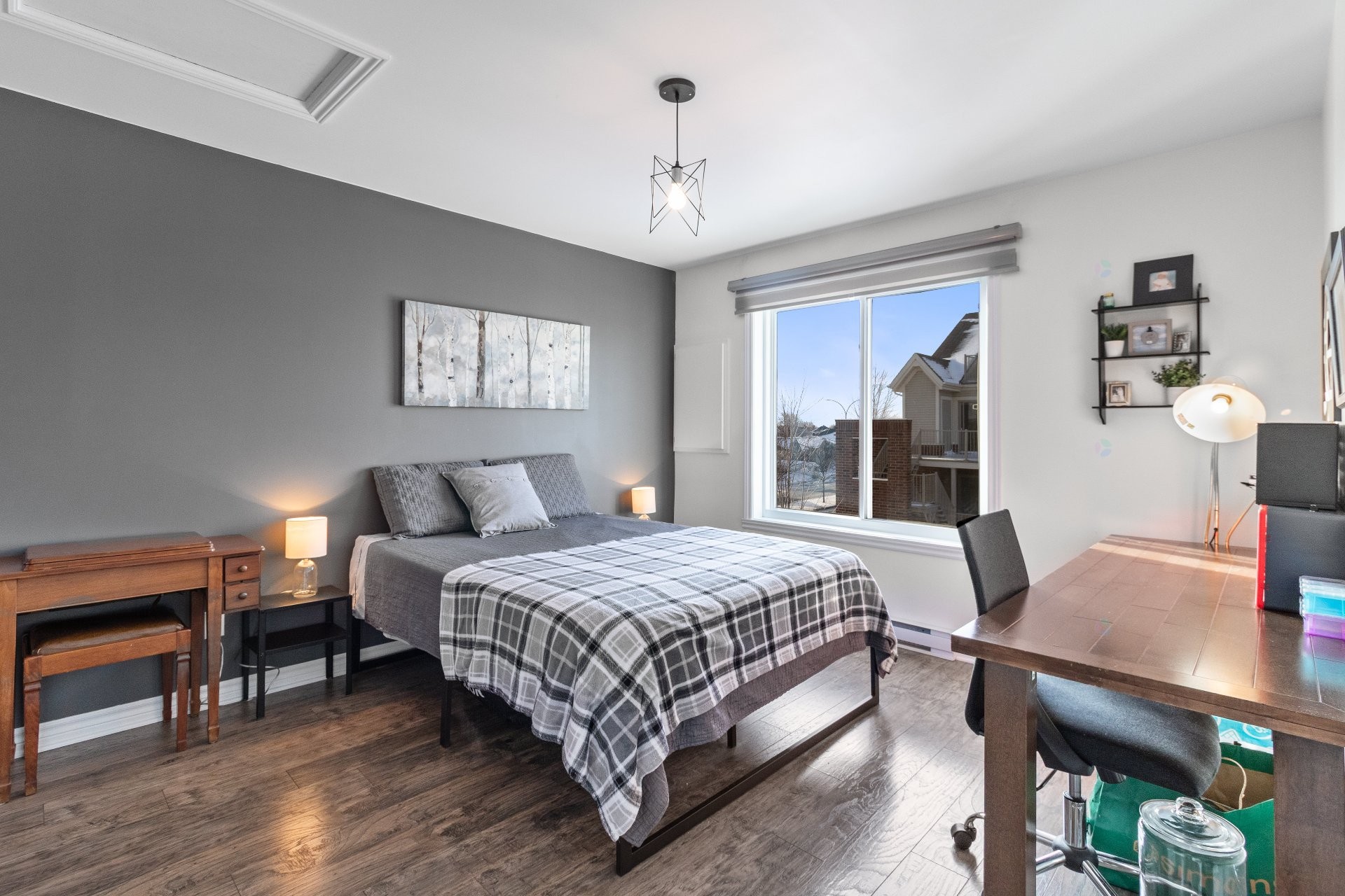 









3384


Boul. Gareau

,
Longueuil (Saint-Hubert),




QC
J3Y0J5

