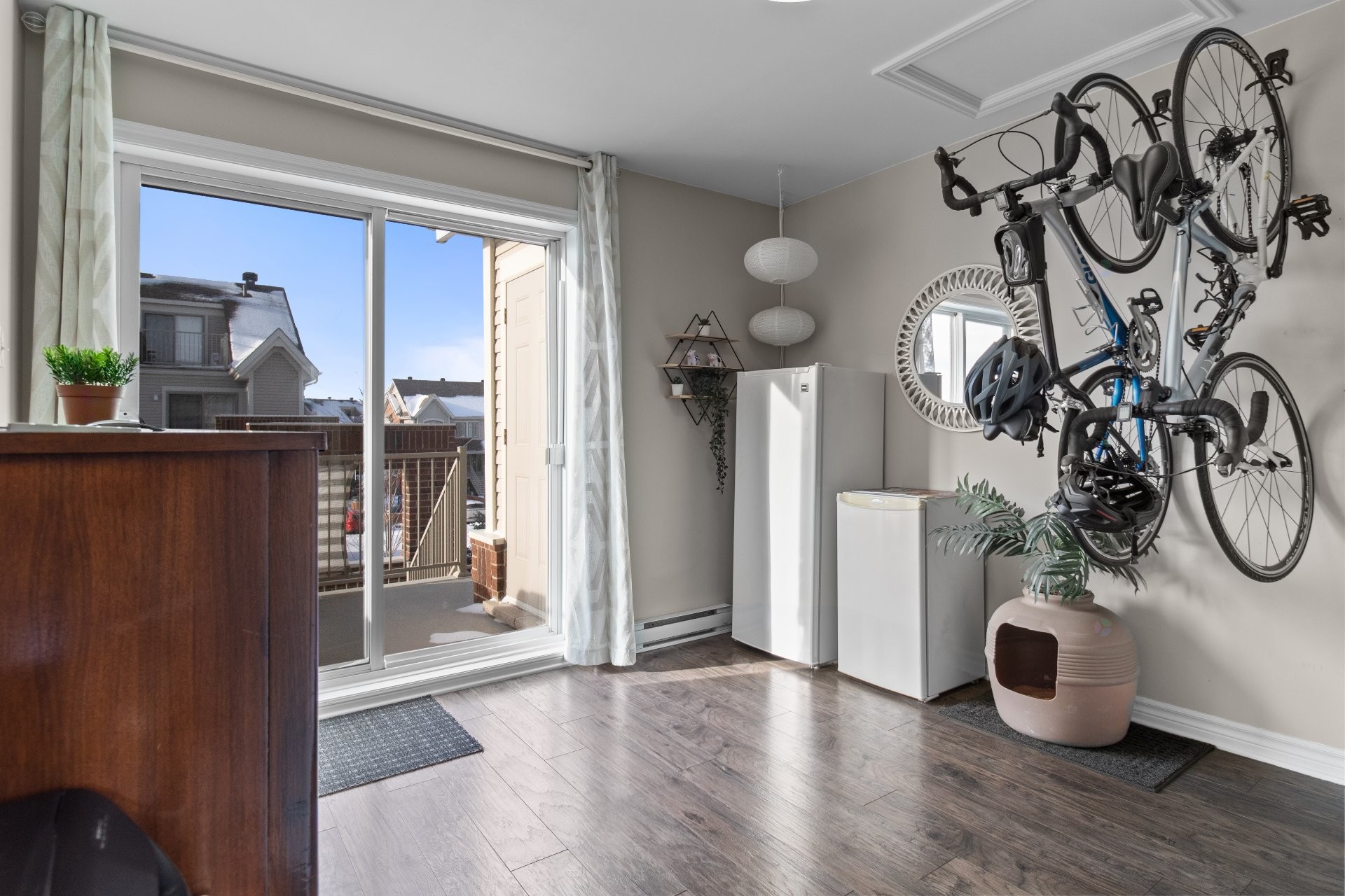 









3384


Boul. Gareau

,
Longueuil (Saint-Hubert),




QC
J3Y0J5

