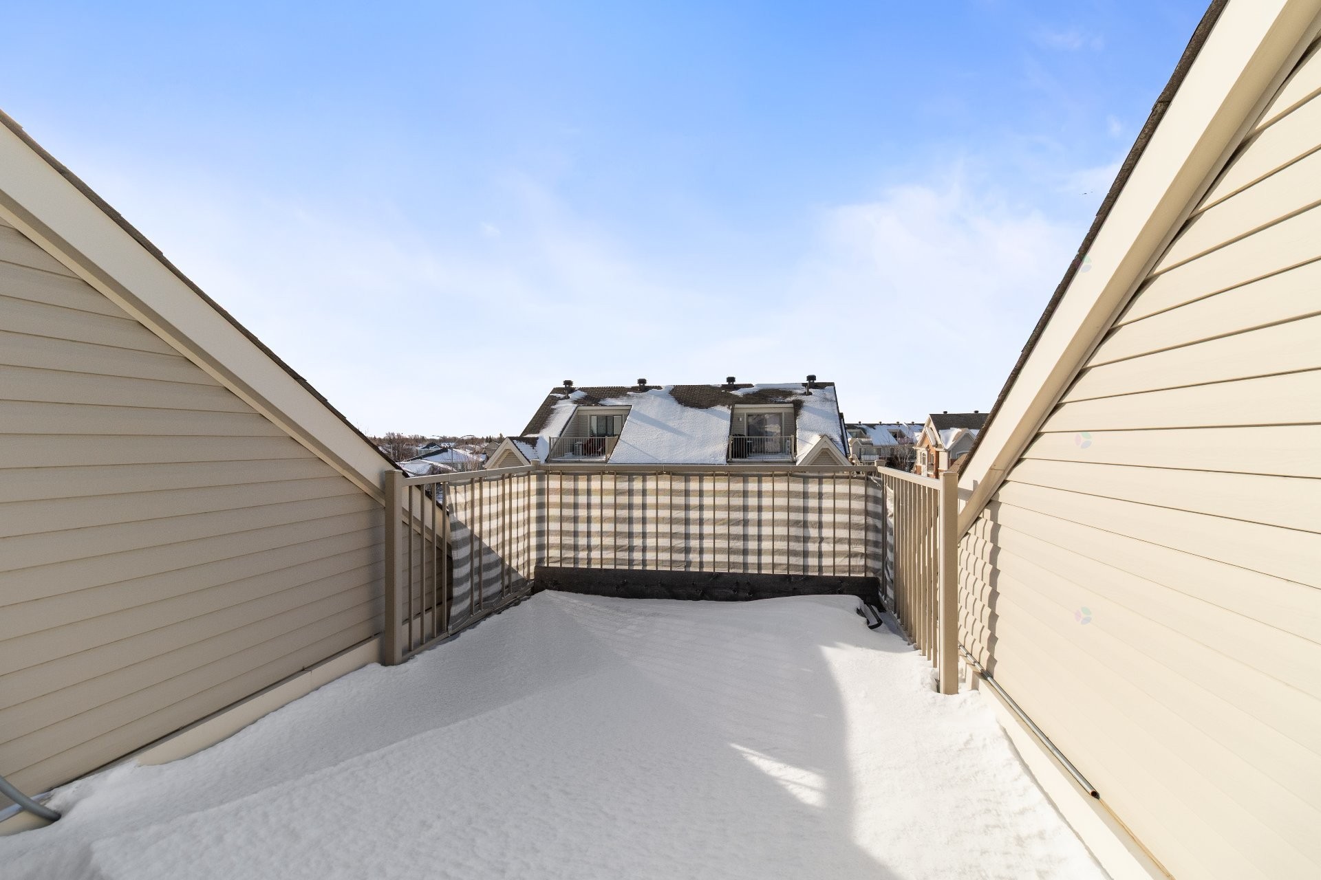 









3384


Boul. Gareau

,
Longueuil (Saint-Hubert),




QC
J3Y0J5

