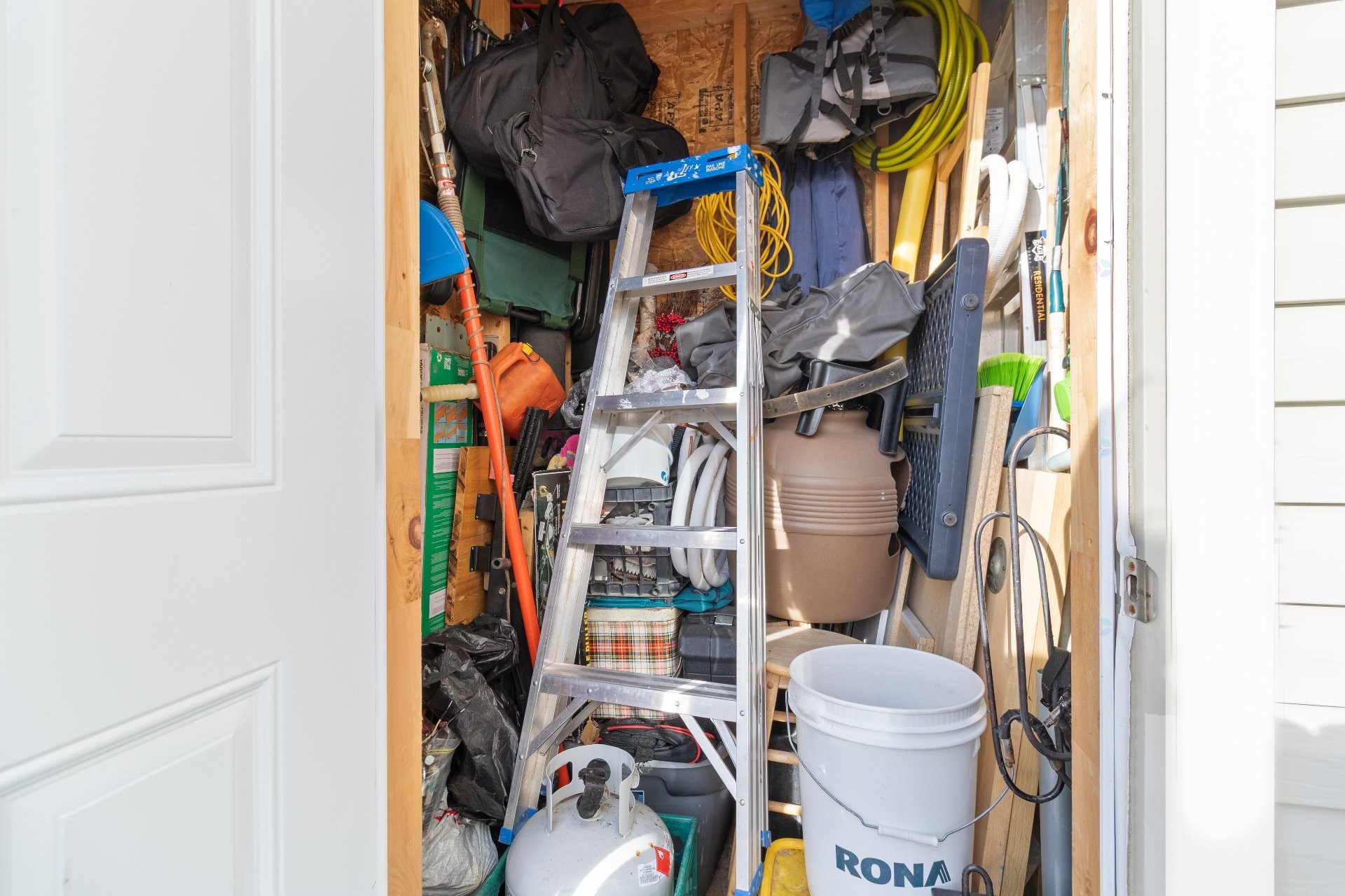 









3384


Boul. Gareau

,
Longueuil (Saint-Hubert),




QC
J3Y0J5

