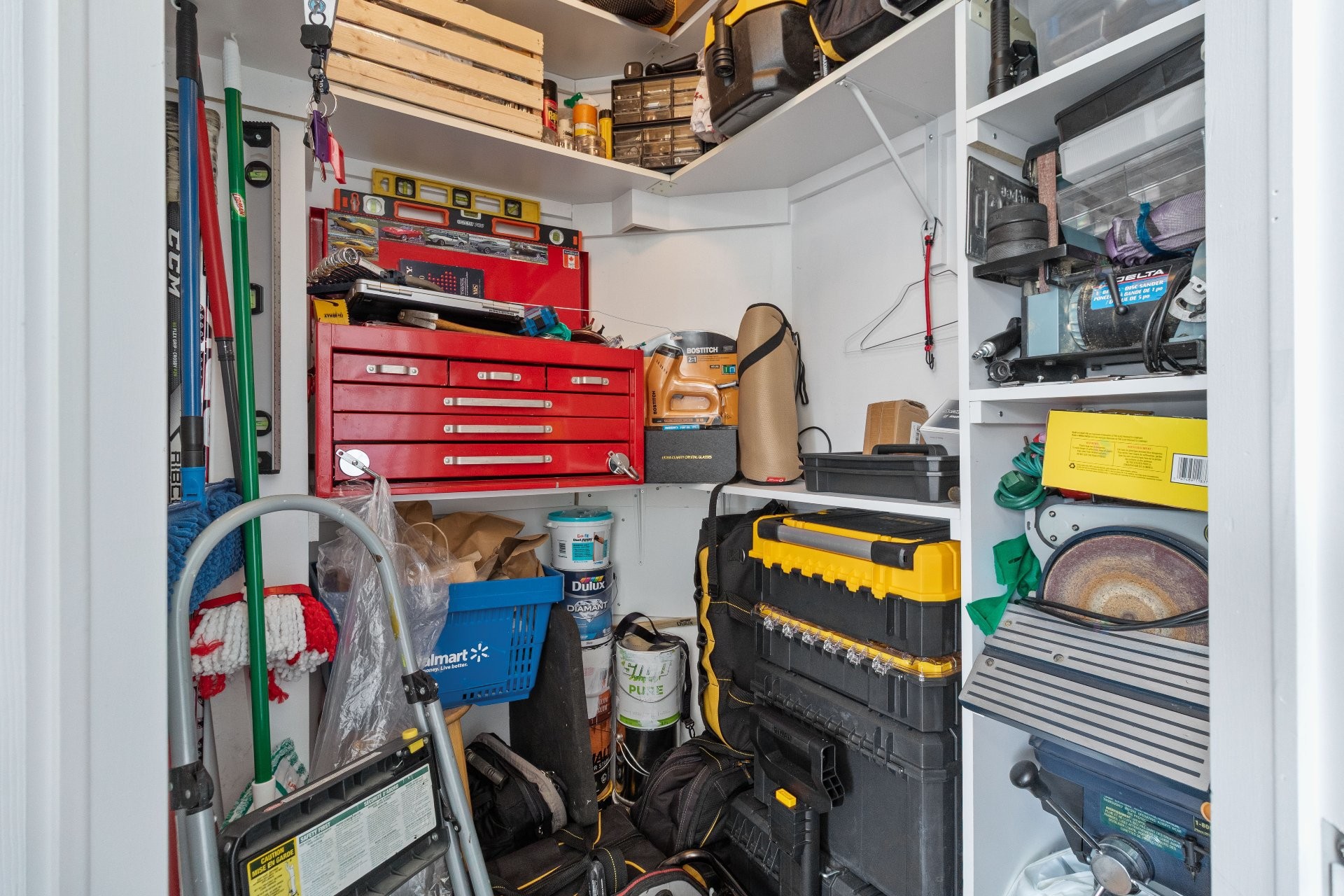 









3384


Boul. Gareau

,
Longueuil (Saint-Hubert),




QC
J3Y0J5

