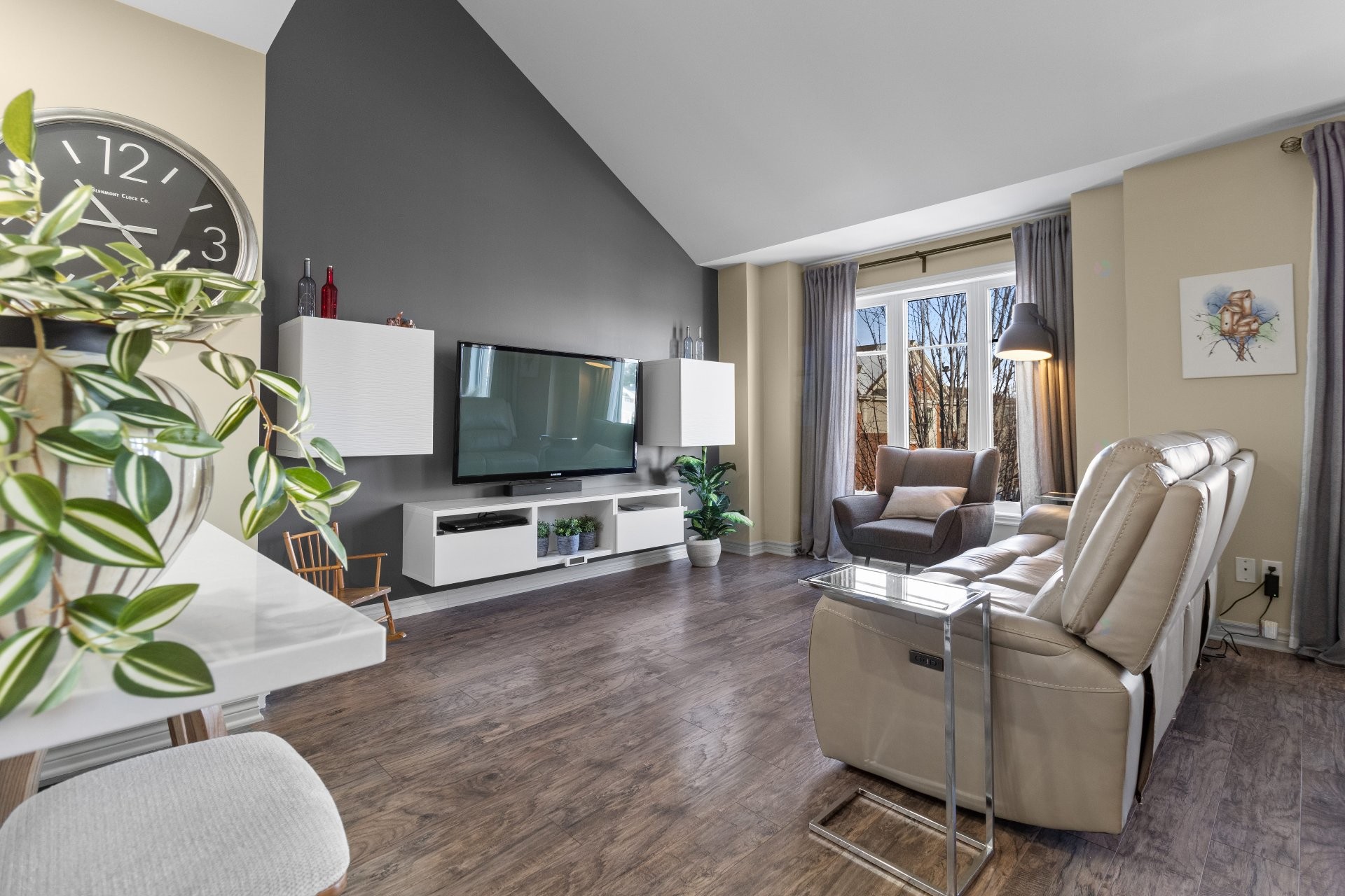 









3384


Boul. Gareau

,
Longueuil (Saint-Hubert),




QC
J3Y0J5

