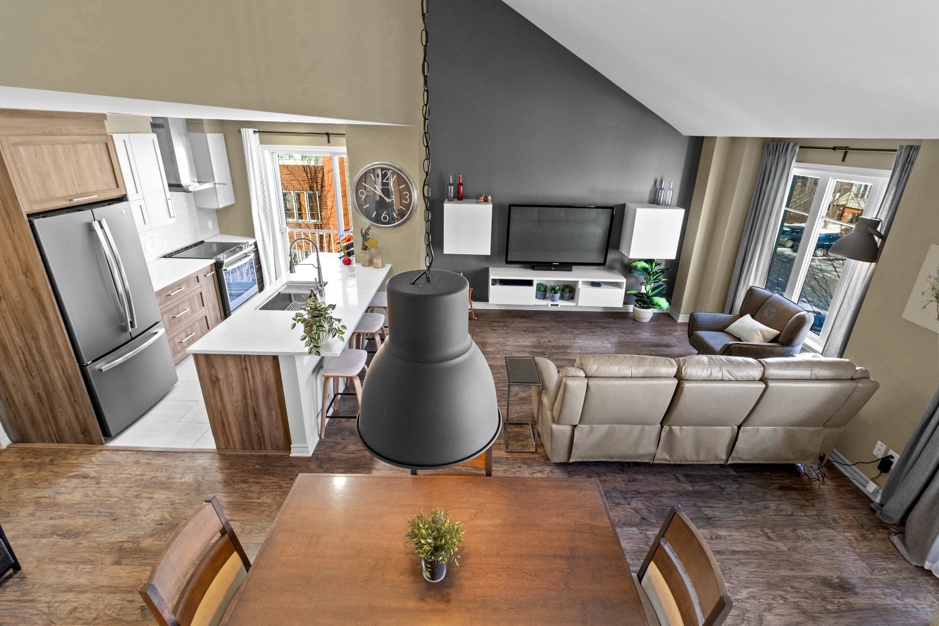 









3384


Boul. Gareau

,
Longueuil (Saint-Hubert),




QC
J3Y0J5

