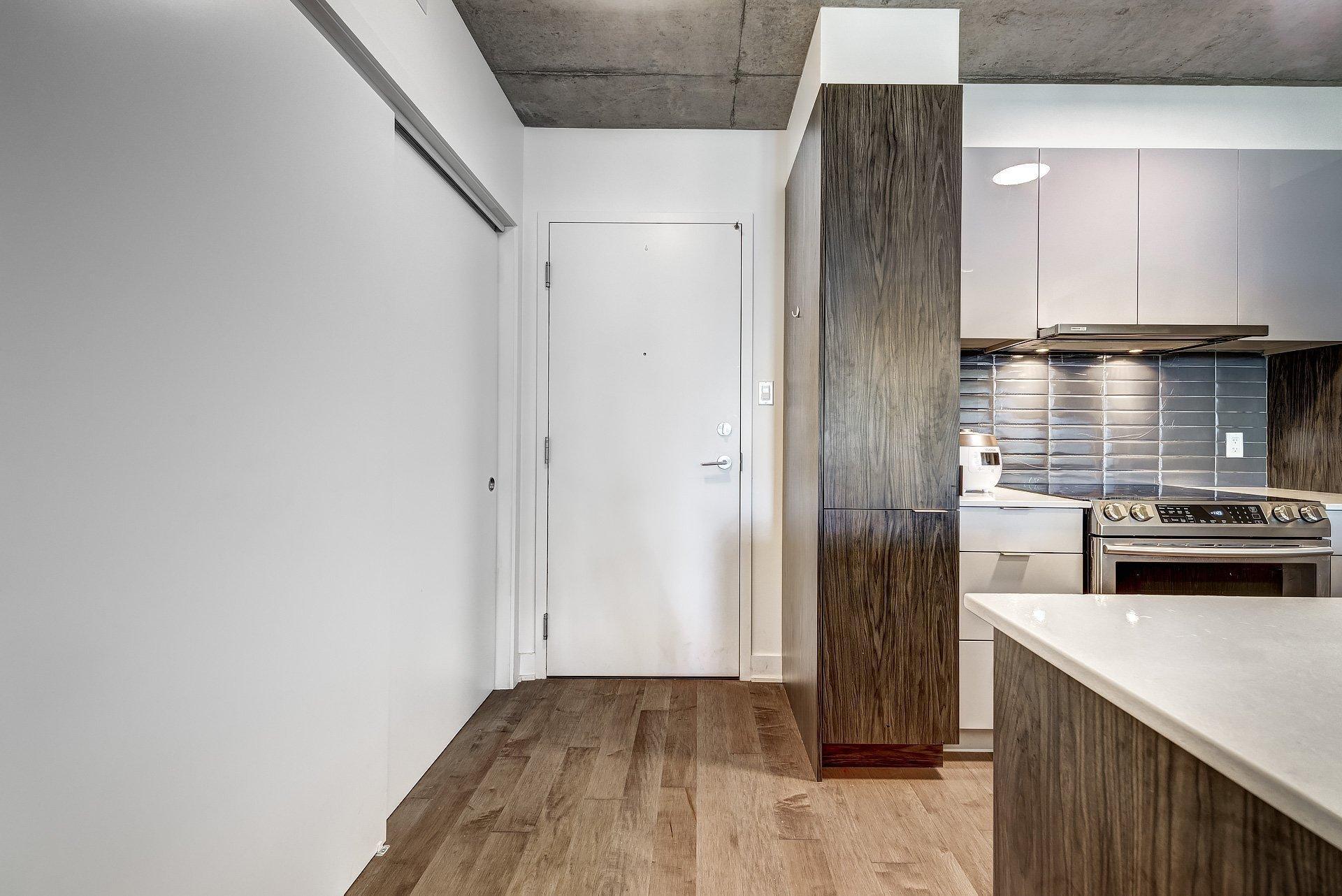 









271


Av. De l'Académie

, 210,
Dorval,




QC
H9S0B4

