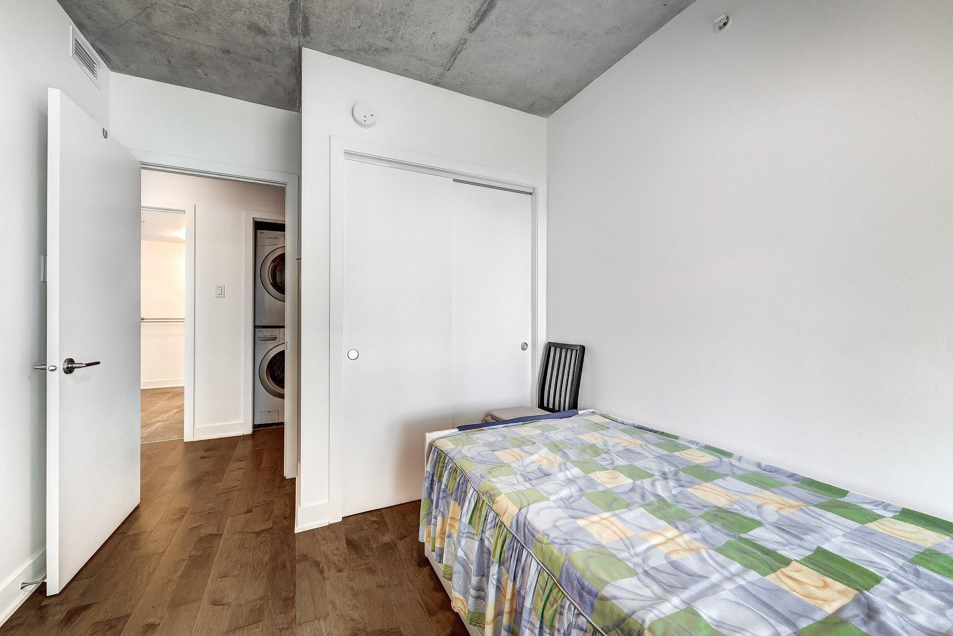 









271


Av. De l'Académie

, 210,
Dorval,




QC
H9S0B4

