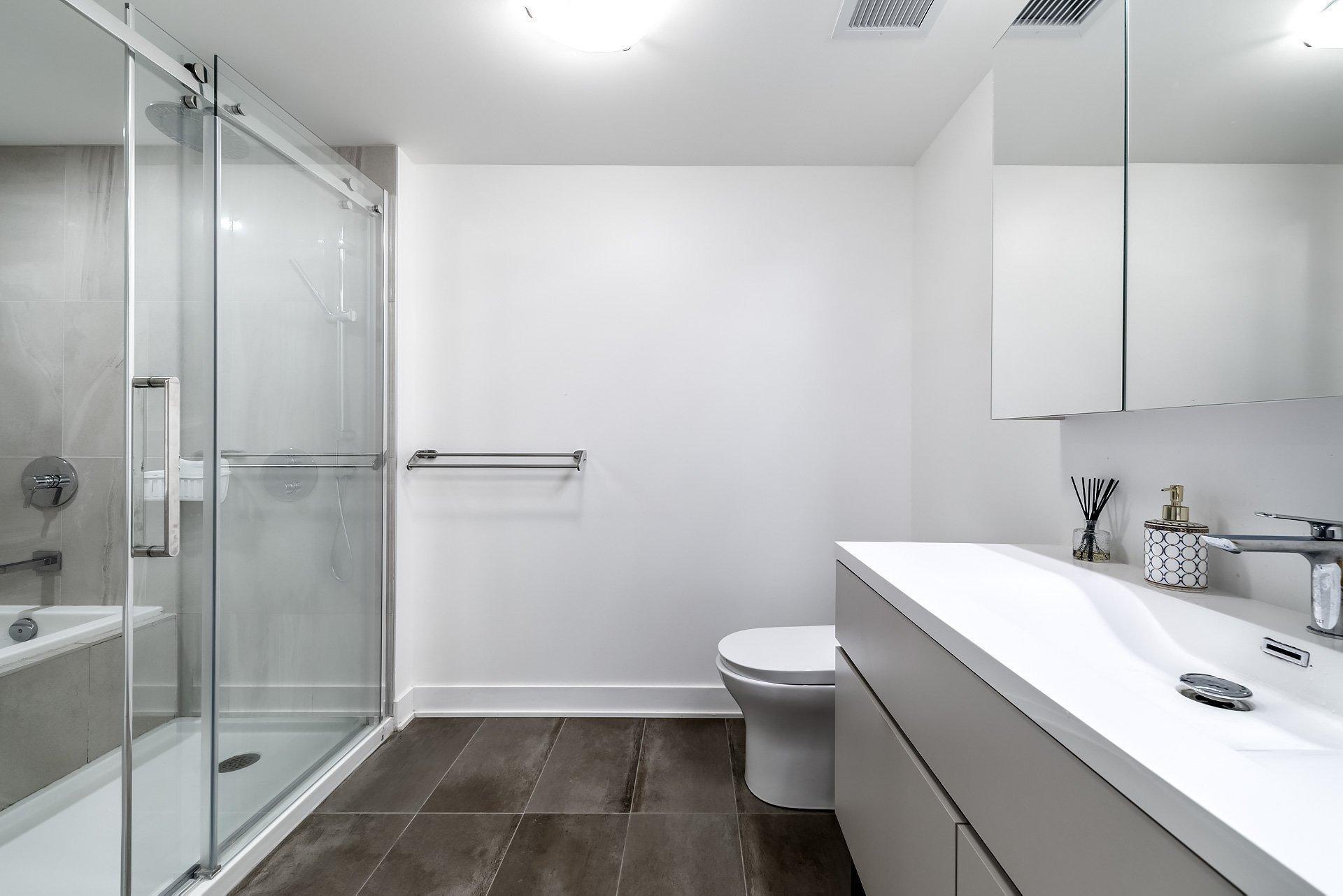 









271


Av. De l'Académie

, 210,
Dorval,




QC
H9S0B4

