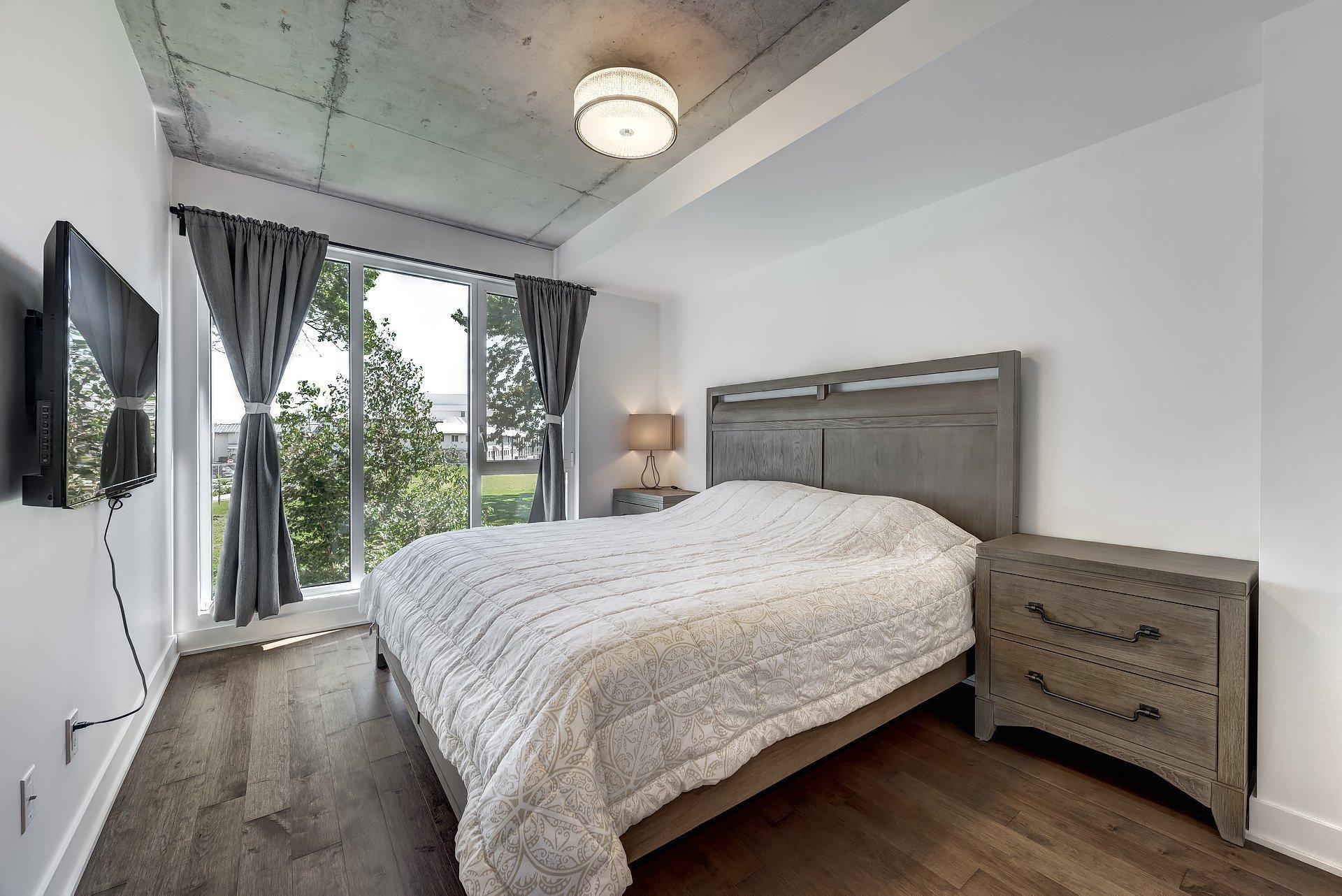 









271


Av. De l'Académie

, 210,
Dorval,




QC
H9S0B4

