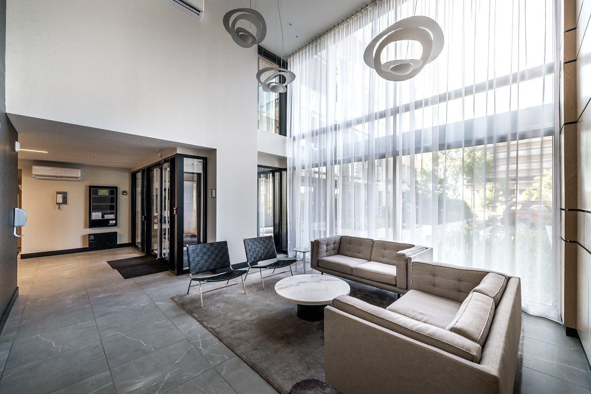 









271


Av. De l'Académie

, 210,
Dorval,




QC
H9S0B4

