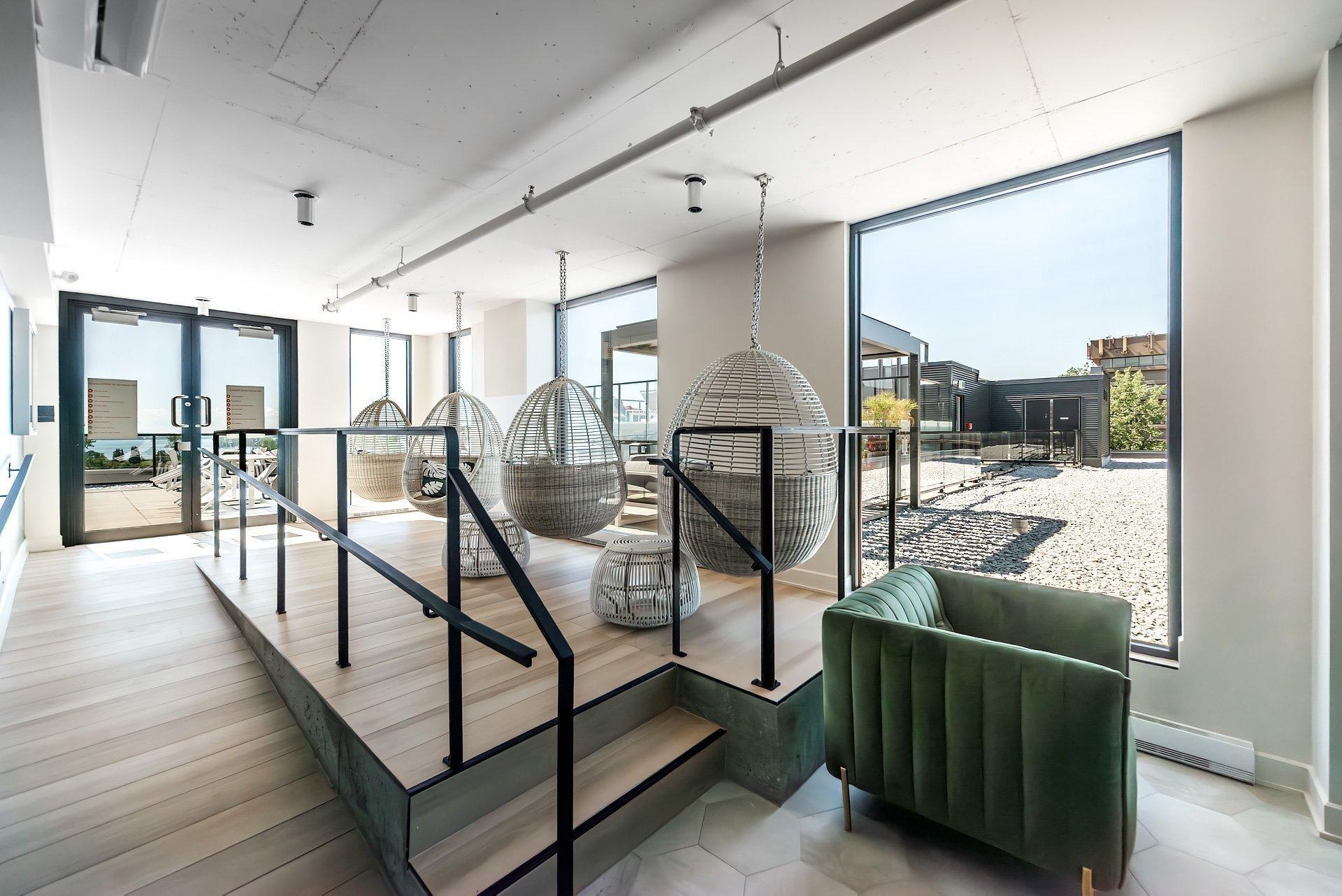 









271


Av. De l'Académie

, 210,
Dorval,




QC
H9S0B4

