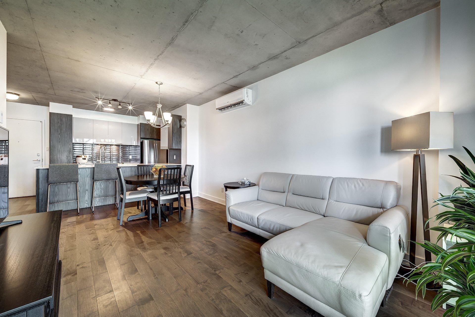 









271


Av. De l'Académie

, 210,
Dorval,




QC
H9S0B4

