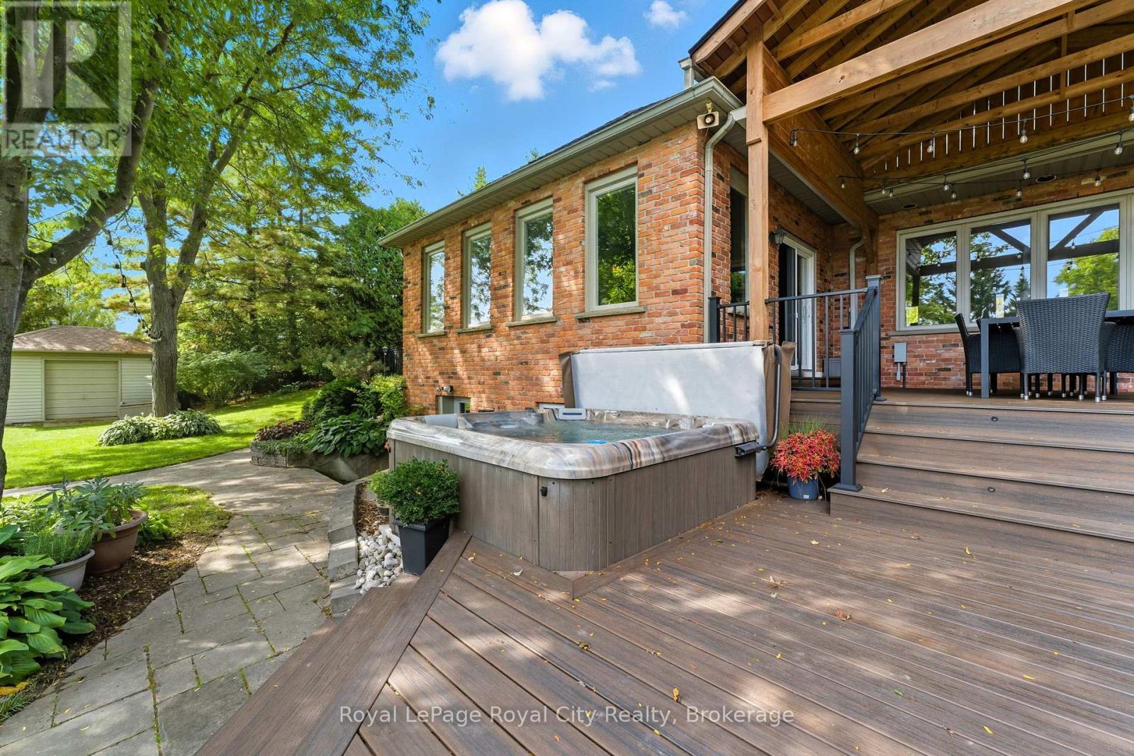 












55 BRIDLE PATH

,
Puslinch,




Ontario
N0B2J0

