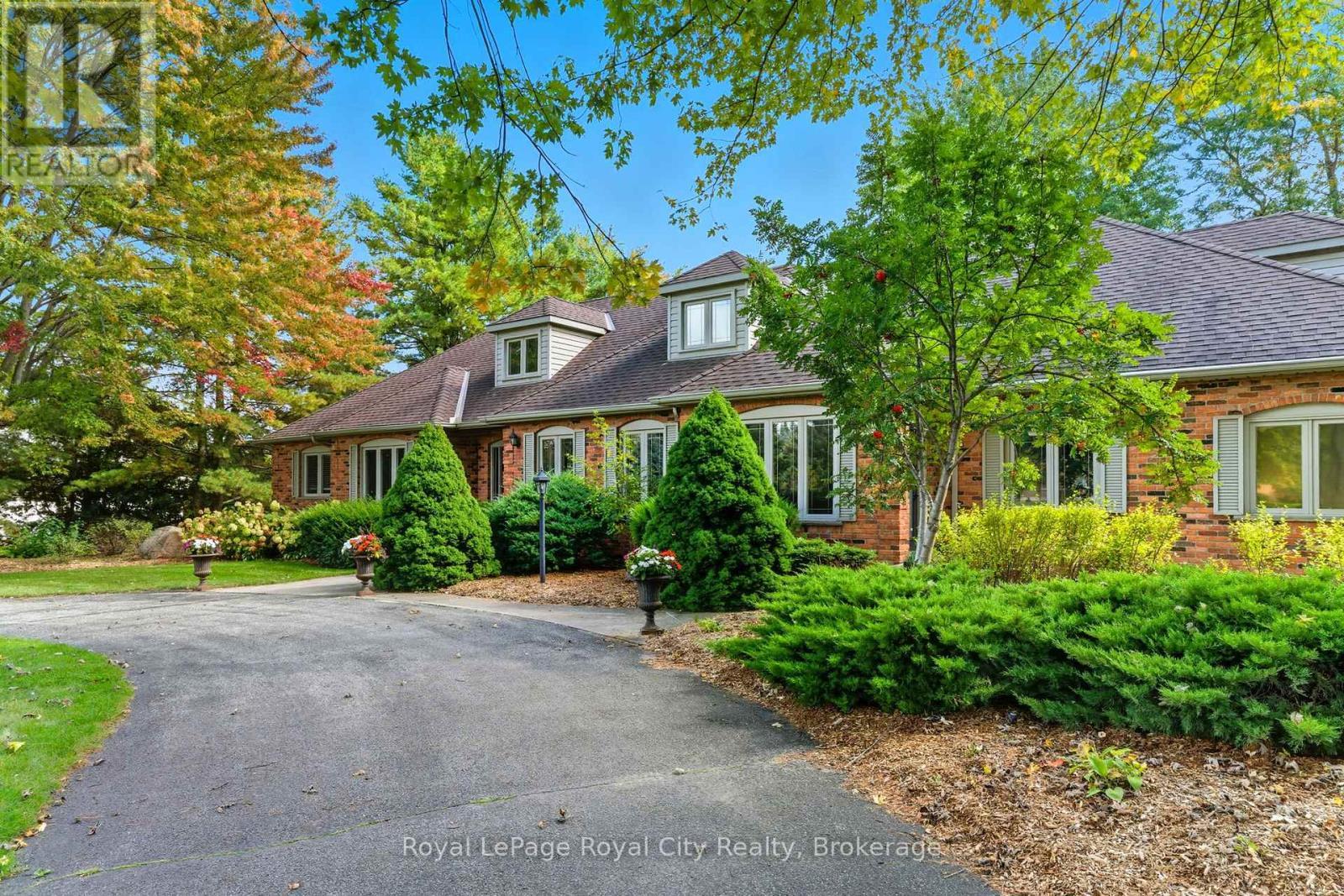 












55 BRIDLE PATH

,
Puslinch,




Ontario
N0B2J0

