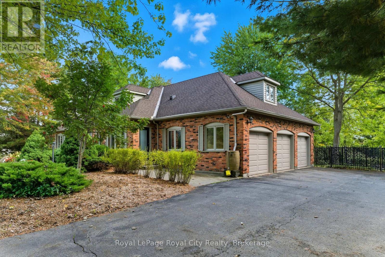 












55 BRIDLE PATH

,
Puslinch,




Ontario
N0B2J0

