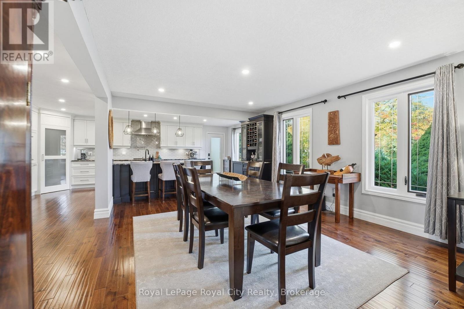 












55 BRIDLE PATH

,
Puslinch,




Ontario
N0B2J0

