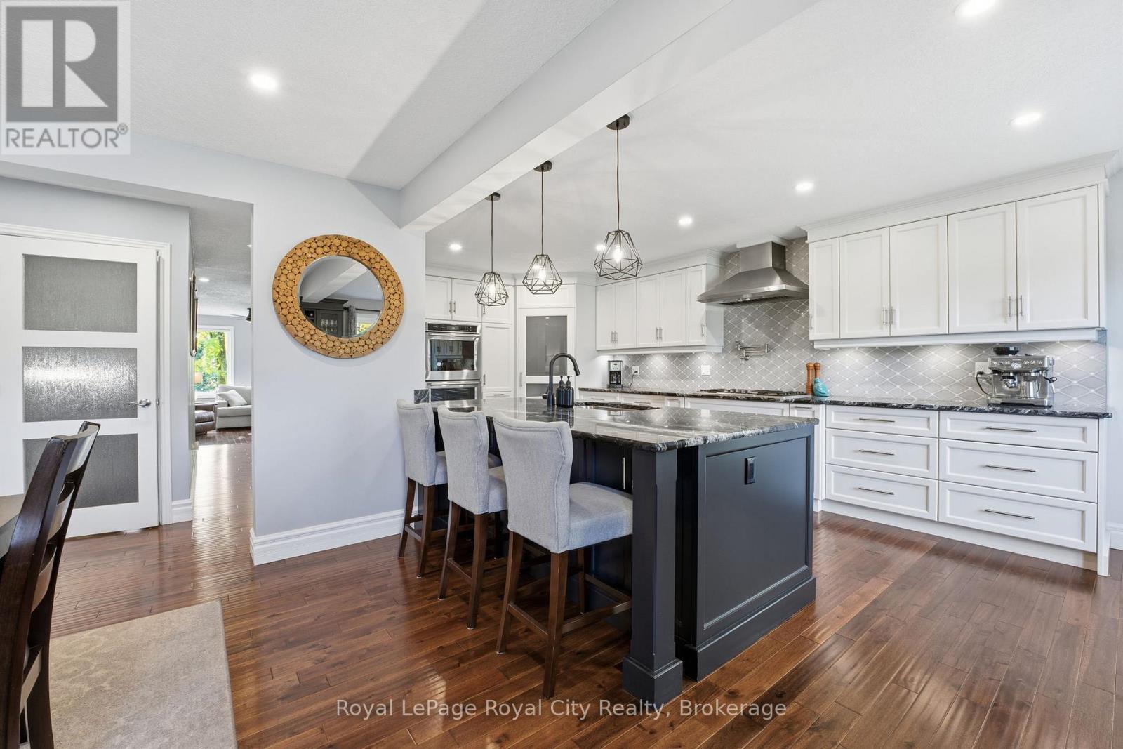 












55 BRIDLE PATH

,
Puslinch,




Ontario
N0B2J0

