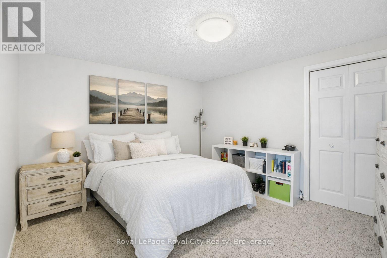 












55 BRIDLE PATH

,
Puslinch,




Ontario
N0B2J0

