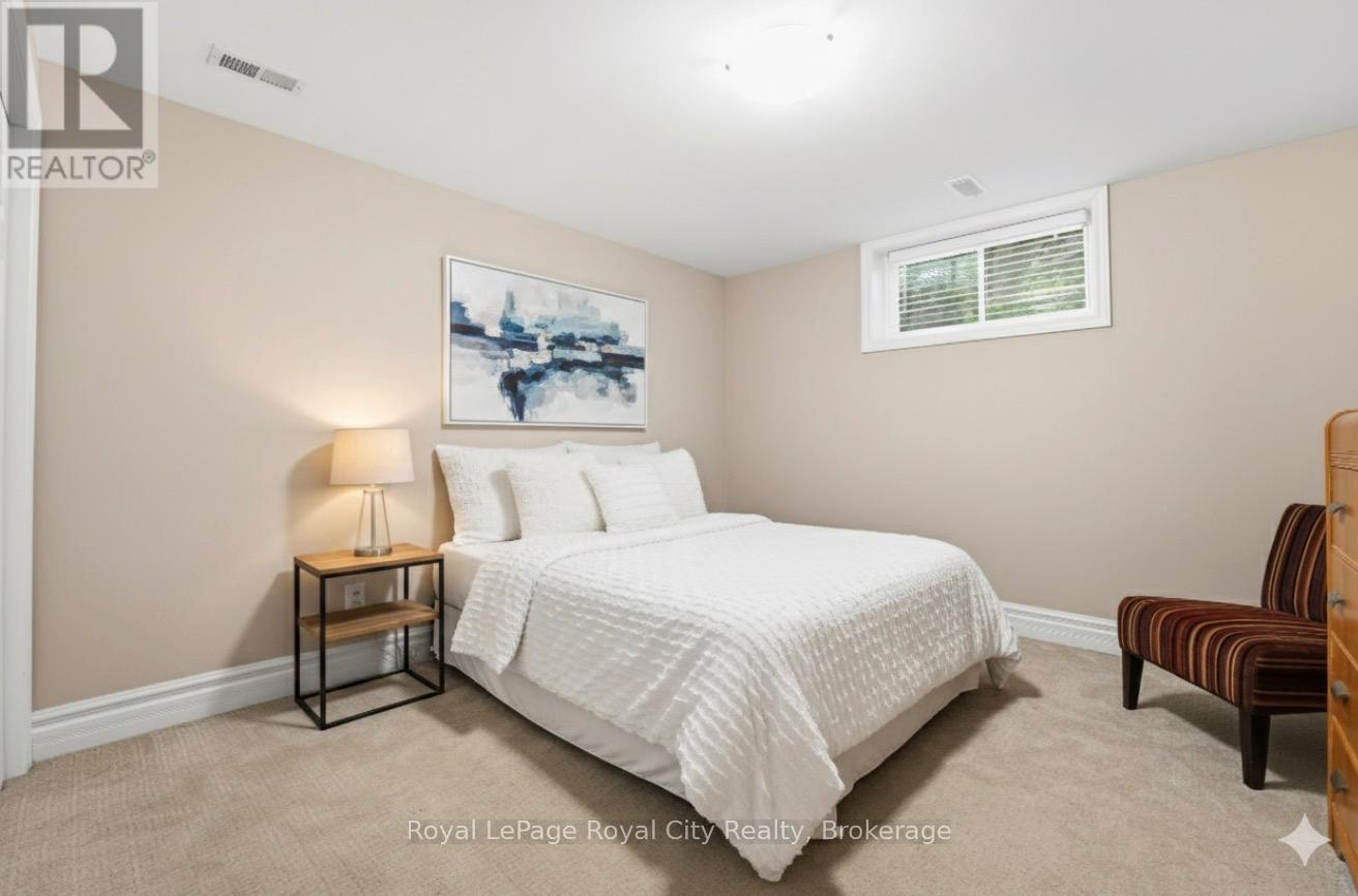 












55 BRIDLE PATH

,
Puslinch,




Ontario
N0B2J0

