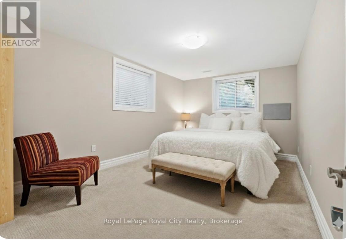 












55 BRIDLE PATH

,
Puslinch,




Ontario
N0B2J0

