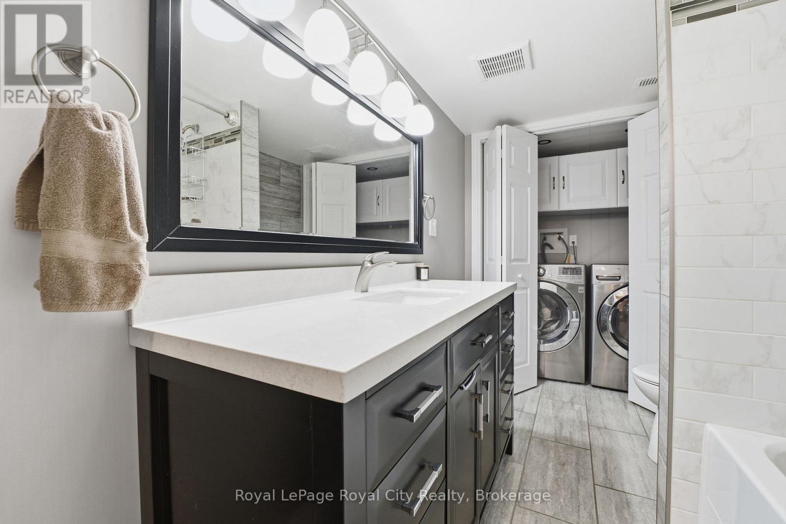 












55 BRIDLE PATH

,
Puslinch,




Ontario
N0B2J0

