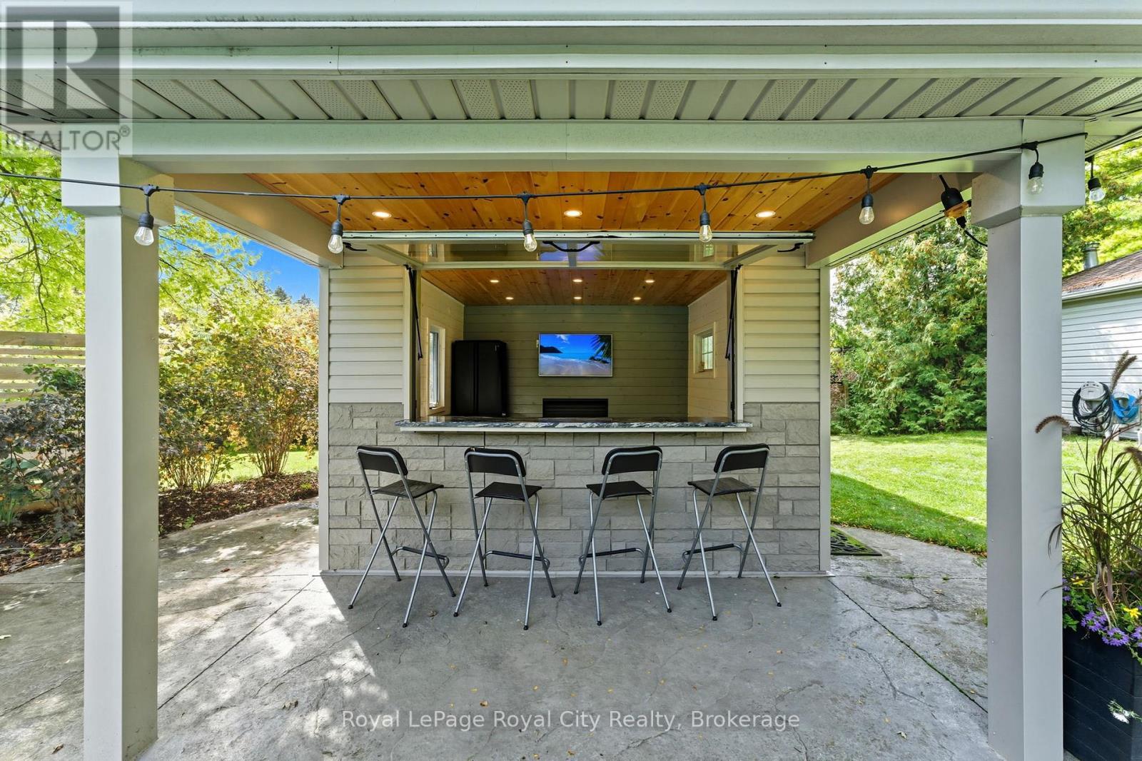 












55 BRIDLE PATH

,
Puslinch,




Ontario
N0B2J0

