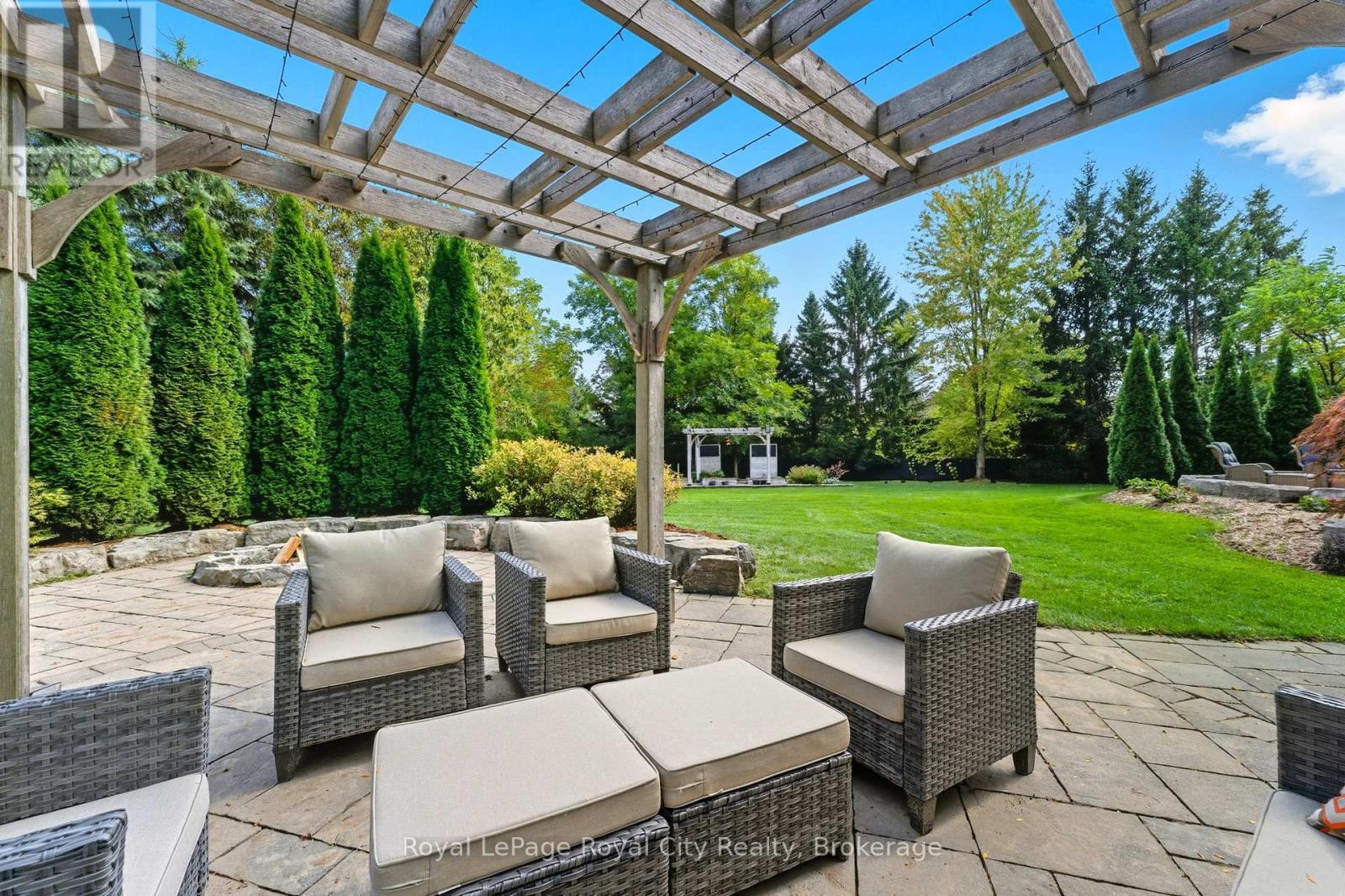 












55 BRIDLE PATH

,
Puslinch,




Ontario
N0B2J0

