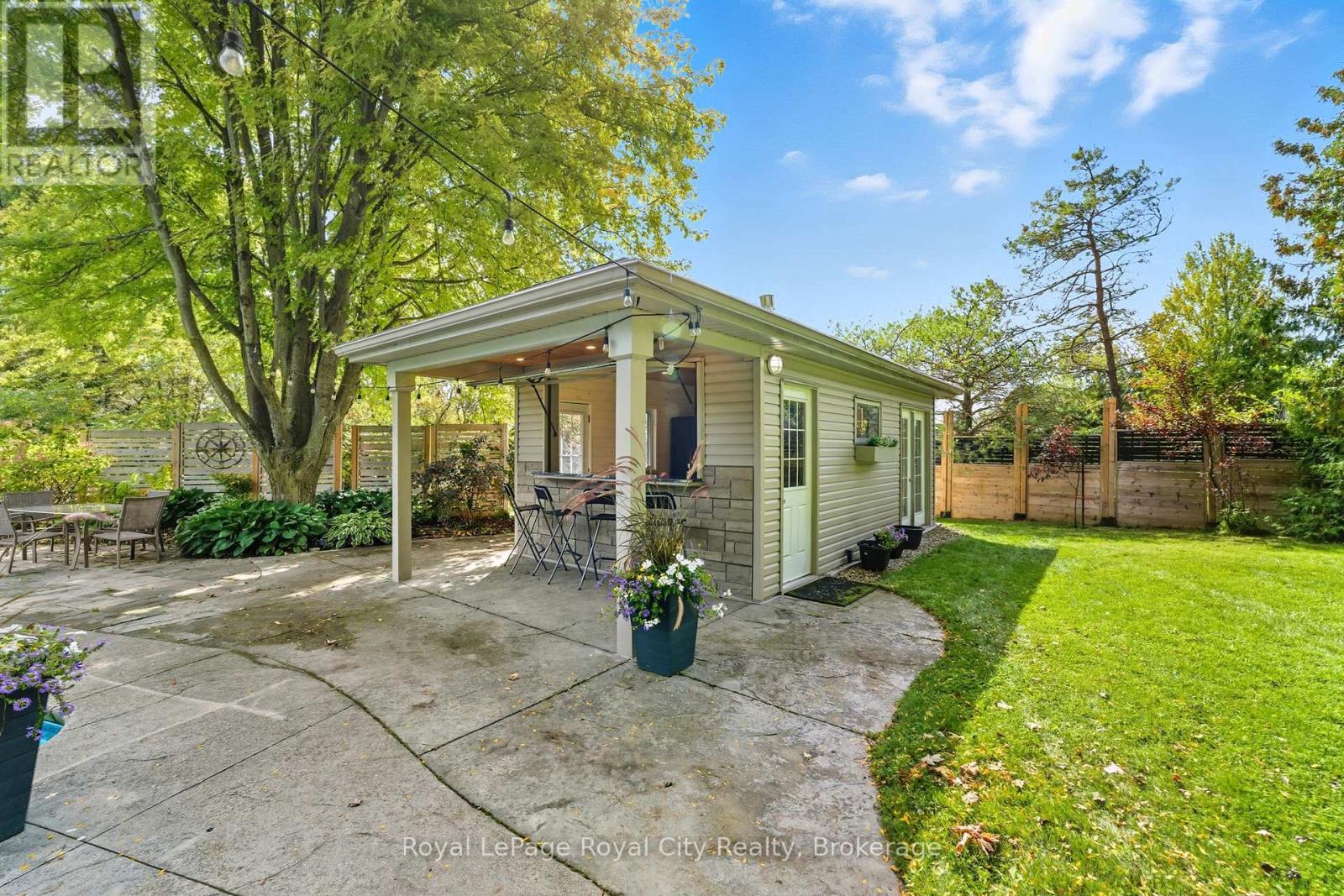 












55 BRIDLE PATH

,
Puslinch,




Ontario
N0B2J0

