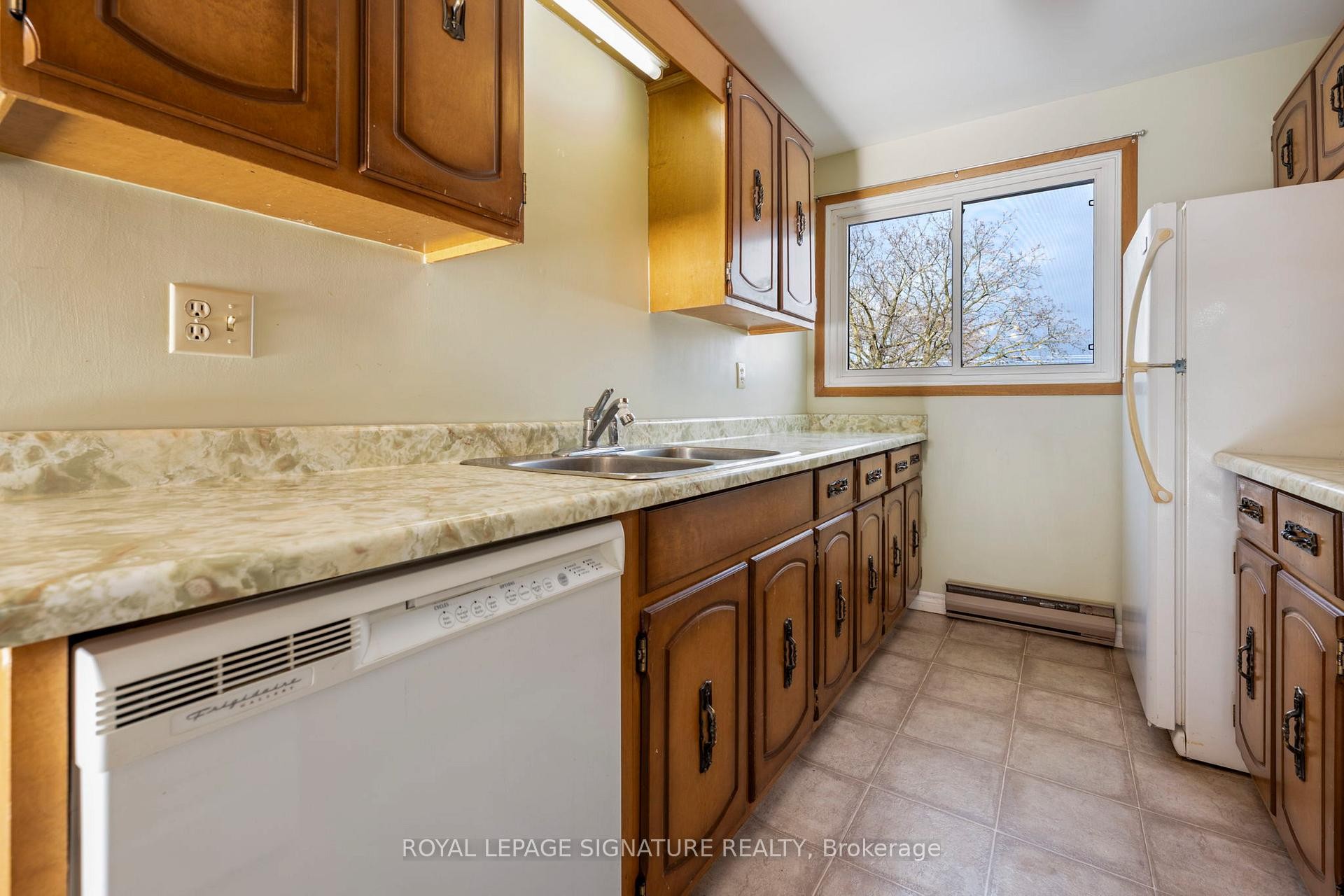 









10


Montclair

Crescent, 5,
Norfolk,




ON
N3Y 4R9

