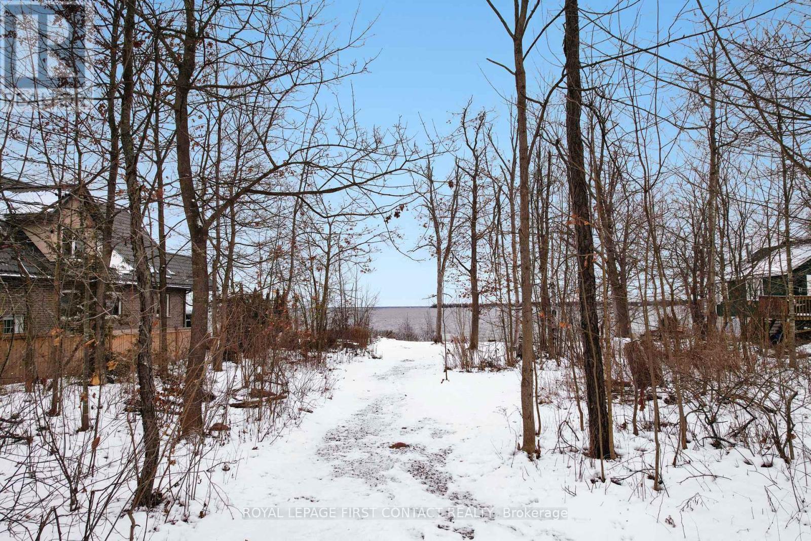 












18 LAKEVIEW ROAD

,
Oro-Medonte,




Ontario
L0L2E0

