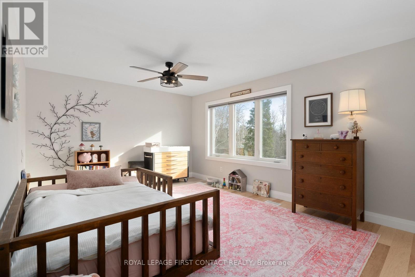 












18 LAKEVIEW ROAD

,
Oro-Medonte,




Ontario
L0L2E0

