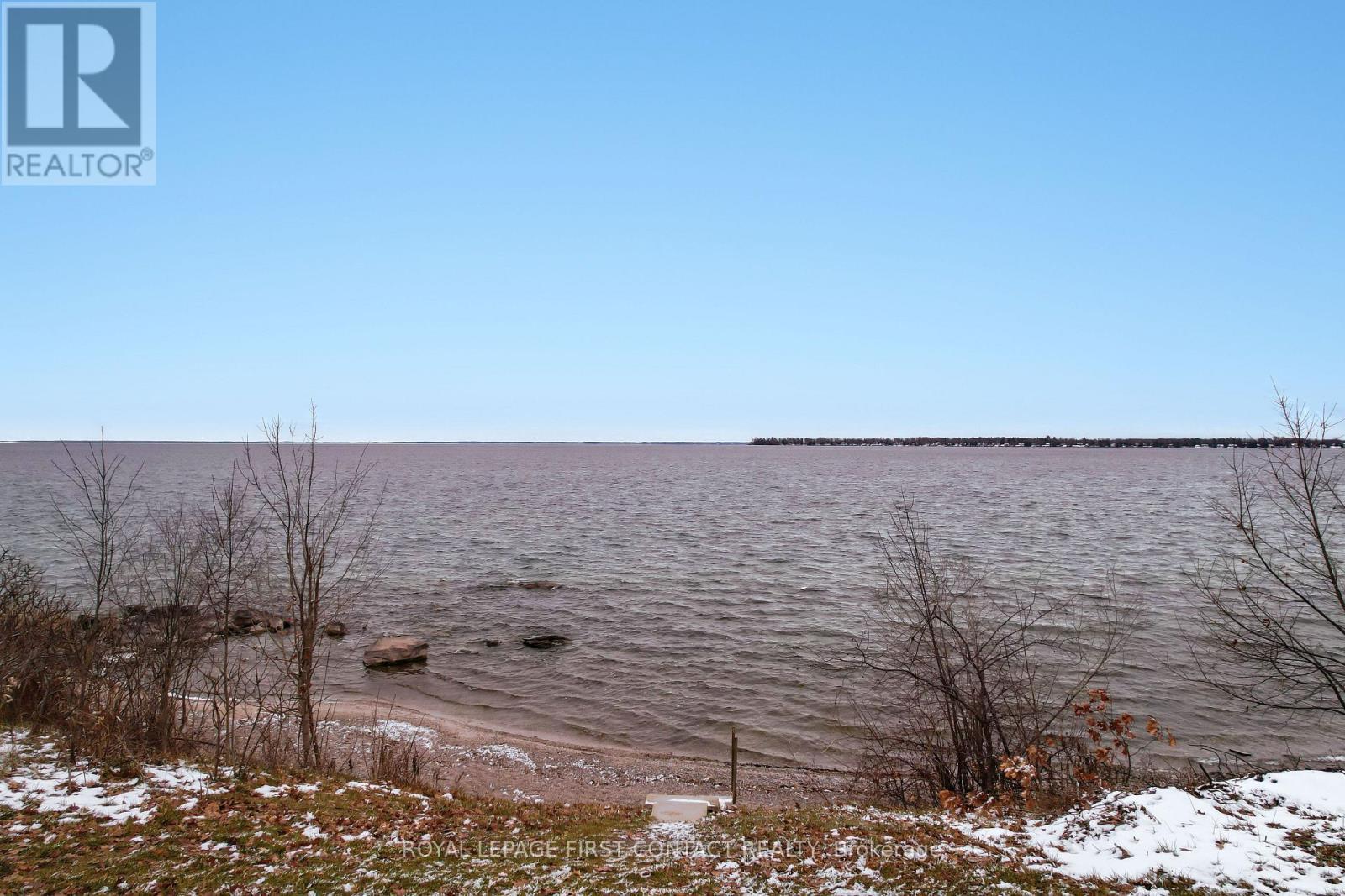 












18 LAKEVIEW ROAD

,
Oro-Medonte,




Ontario
L0L2E0

