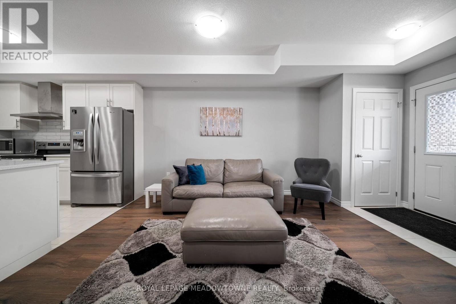 












6 - 182 OAT LANE

,
Kitchener,




Ontario
N2R0S8

