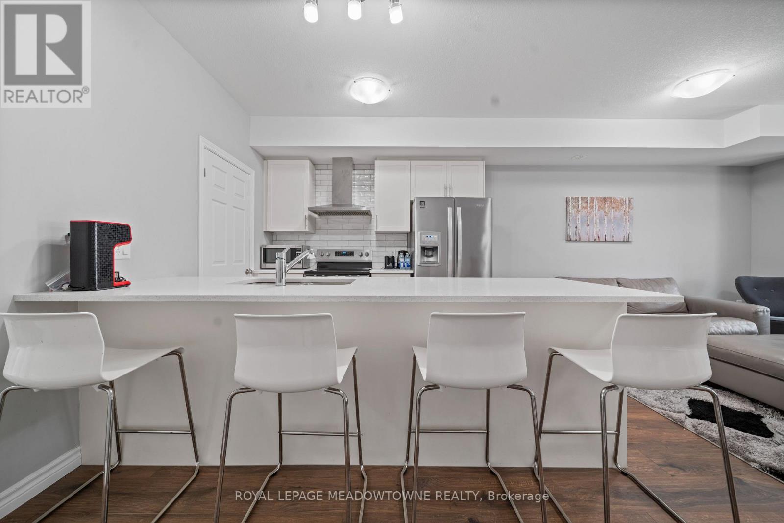 












6 - 182 OAT LANE

,
Kitchener,




Ontario
N2R0S8

