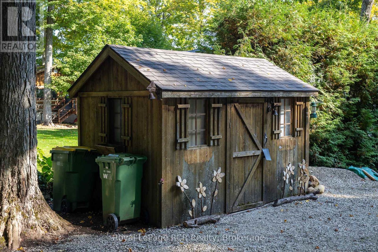 












173 MACDONALDS ROAD

,
Grey Highlands,




Ontario
N0C1E0

