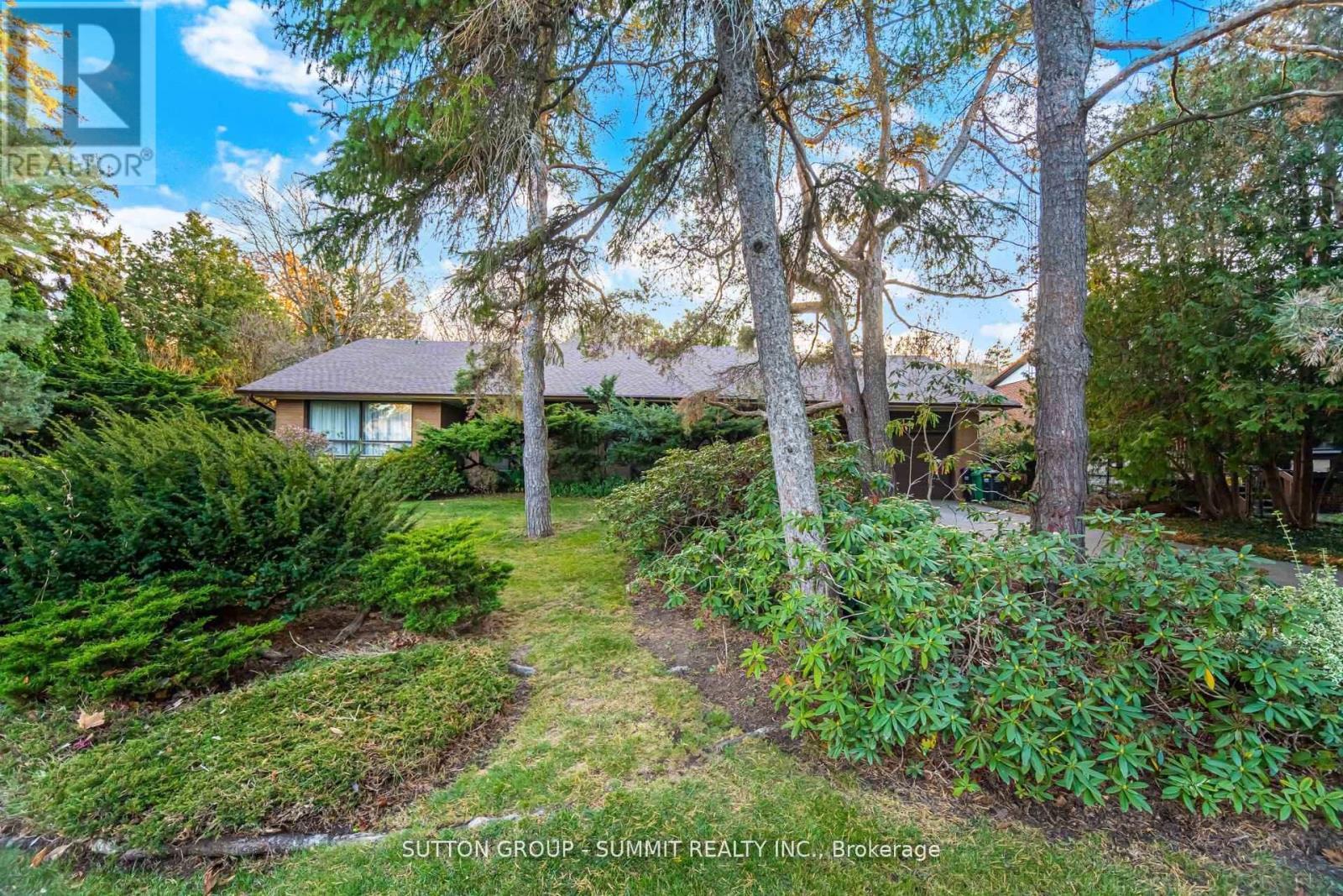 












2264 COURRIER LANE

,
Mississauga,




Ontario
L5C1V2

