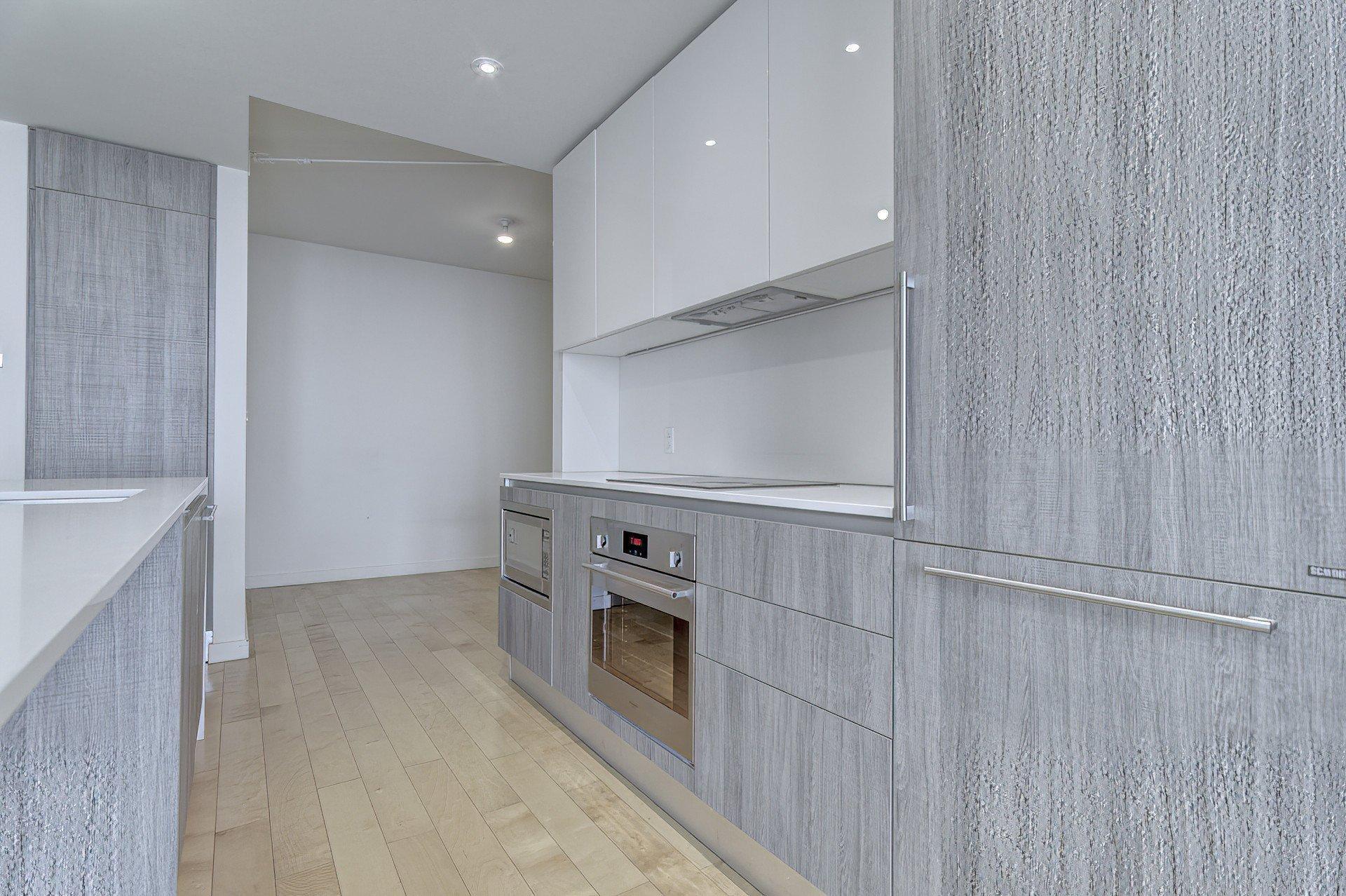 









1450


Boul. René-Lévesque O.

, 1311,
Montréal (Ville-Marie),




QC
H3G0E1

