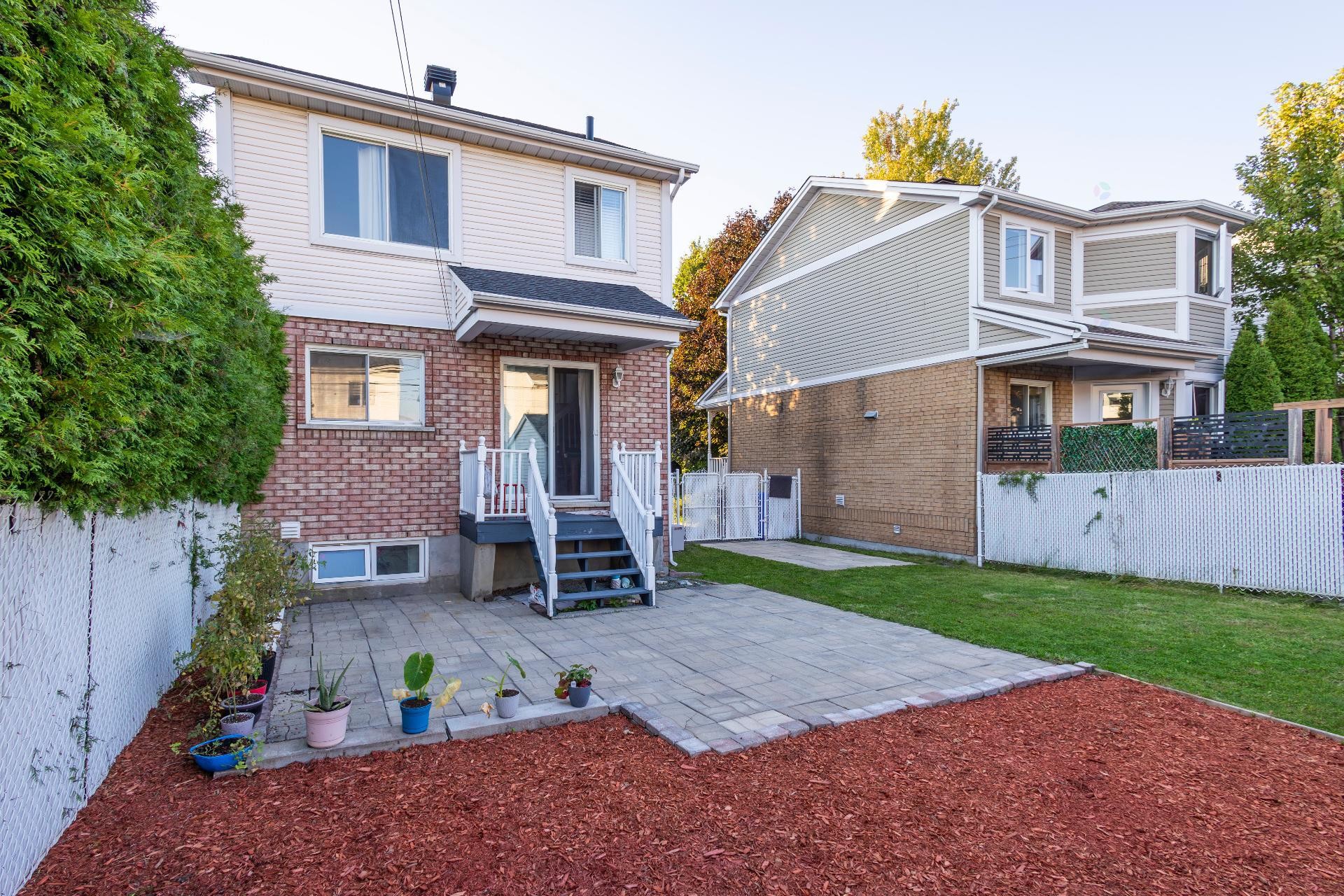 









12


Place Borduas

,
Sainte-Julie,




QC
J3E2H4

