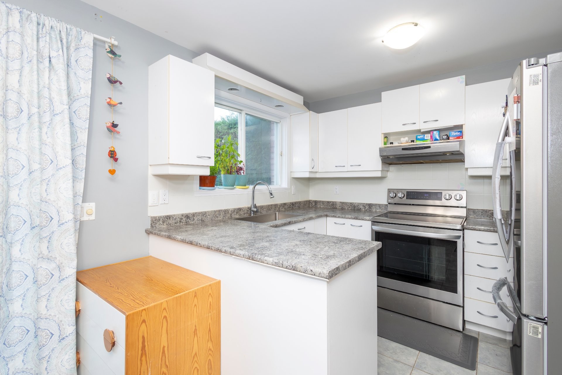 









12


Place Borduas

,
Sainte-Julie,




QC
J3E2H4

