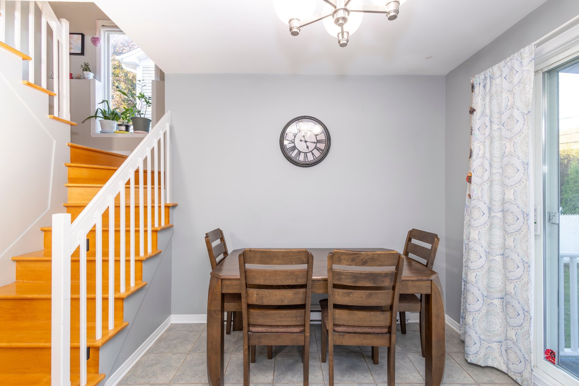 









12


Place Borduas

,
Sainte-Julie,




QC
J3E2H4

