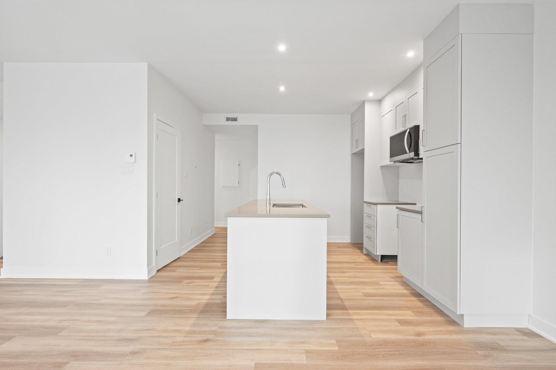 









280


Rue du Mont-Plaisant

, 10,
Mont-Tremblant,




QC
J8E1L2

