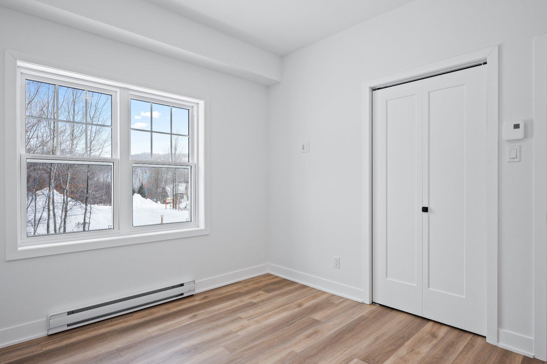 









280


Rue du Mont-Plaisant

, 10,
Mont-Tremblant,




QC
J8E1L2

