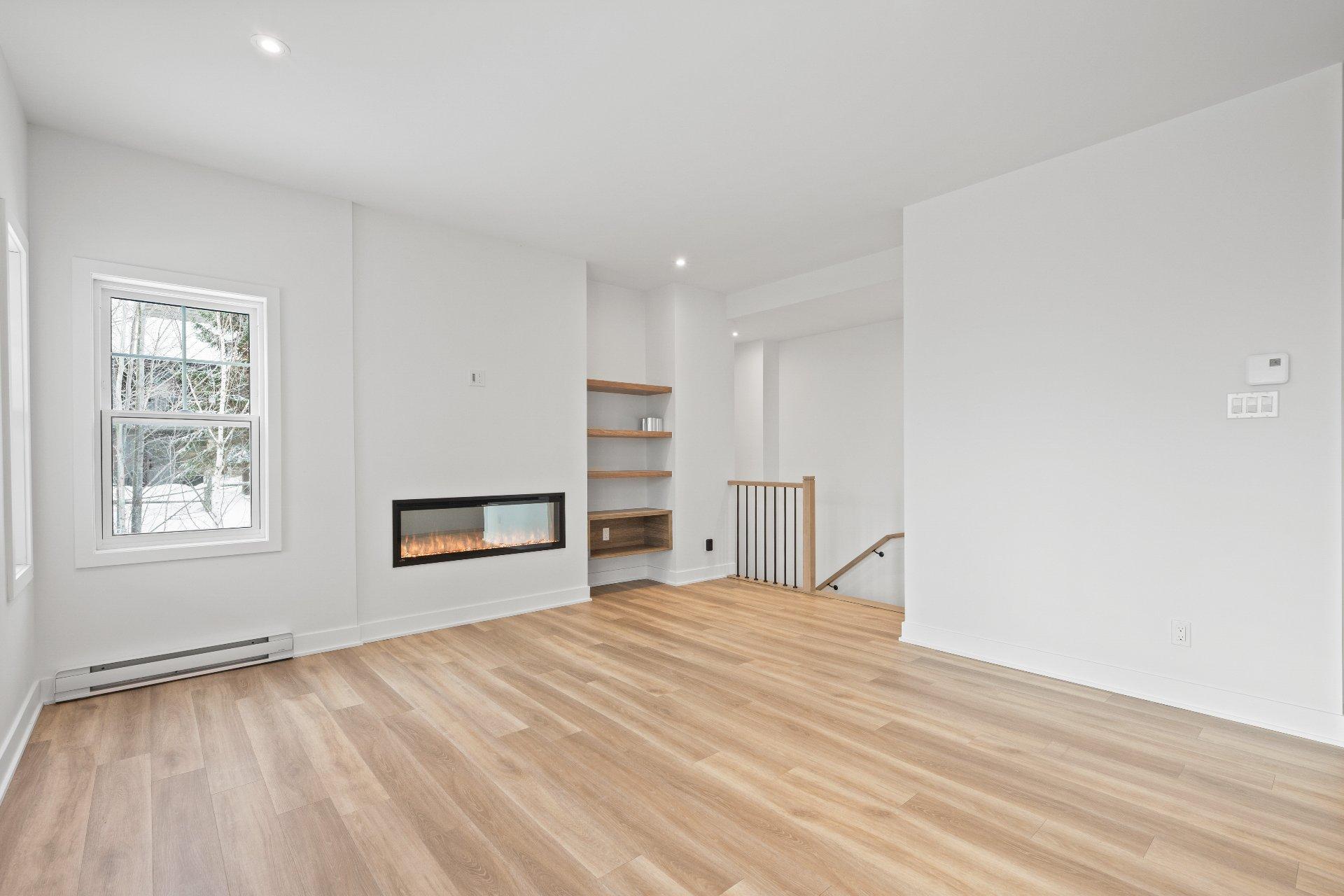 









280


Rue du Mont-Plaisant

, 10,
Mont-Tremblant,




QC
J8E1L2

