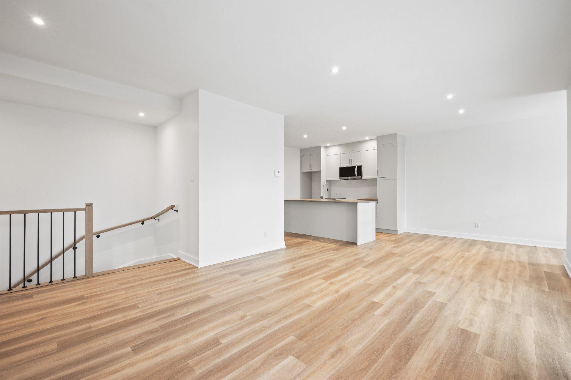 









280


Rue du Mont-Plaisant

, 10,
Mont-Tremblant,




QC
J8E1L2

