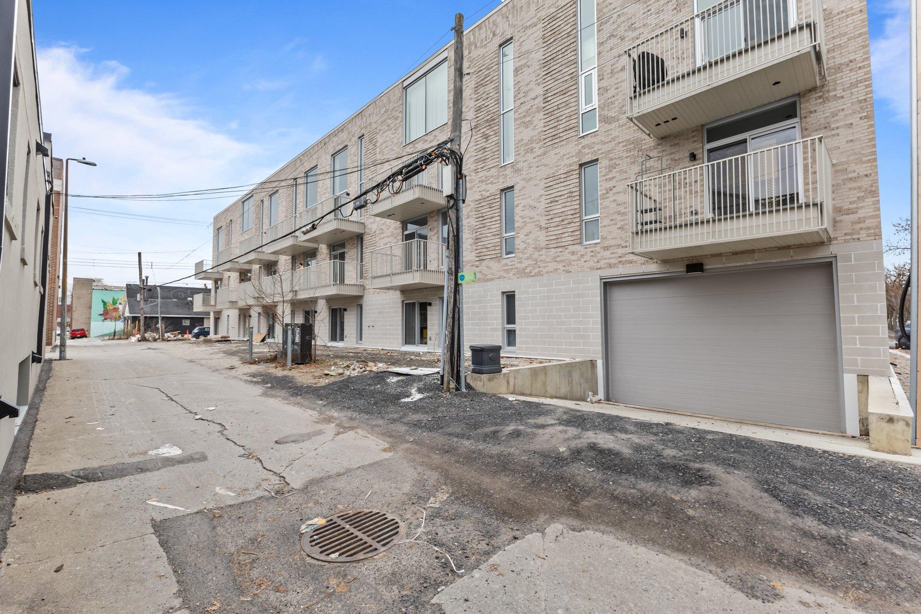 









3328


Rue Masson

, 208,
Montréal (Rosemont/La Petite-Patrie),




QC
H1X1R4

