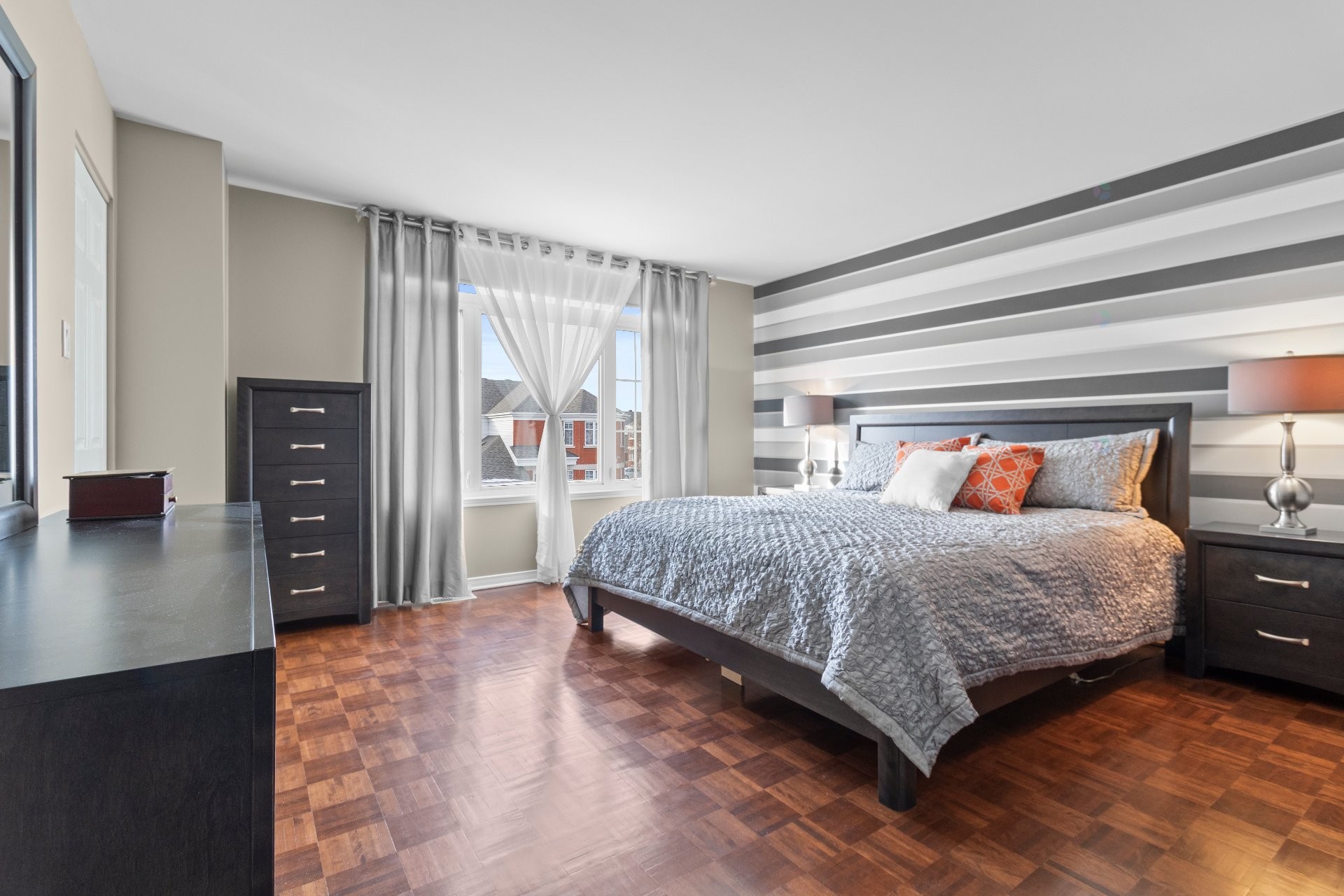 









907


Rue Henri-Massé

,
Longueuil (Saint-Hubert),




QC
J3Z1G9

