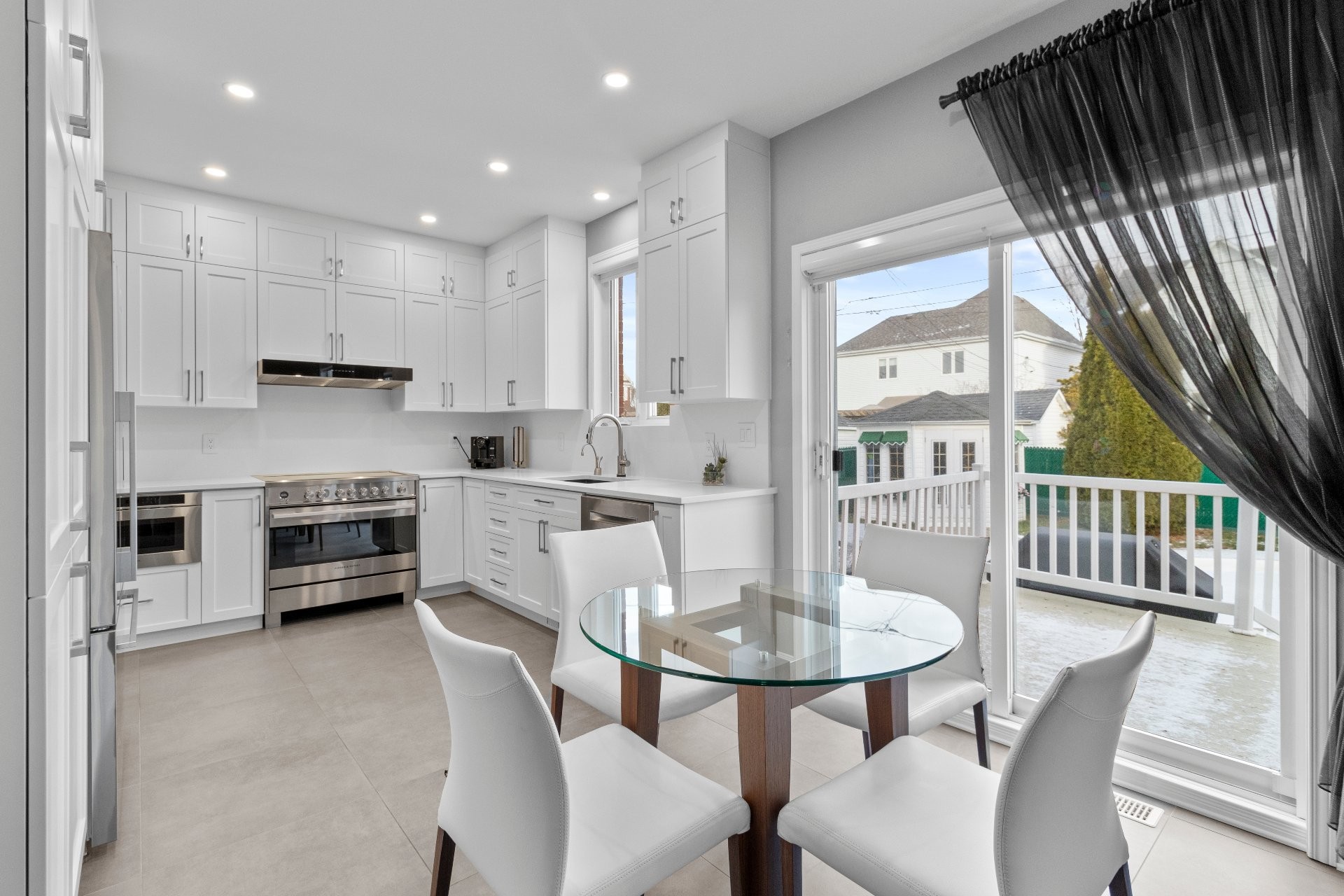 









907


Rue Henri-Massé

,
Longueuil (Saint-Hubert),




QC
J3Z1G9

