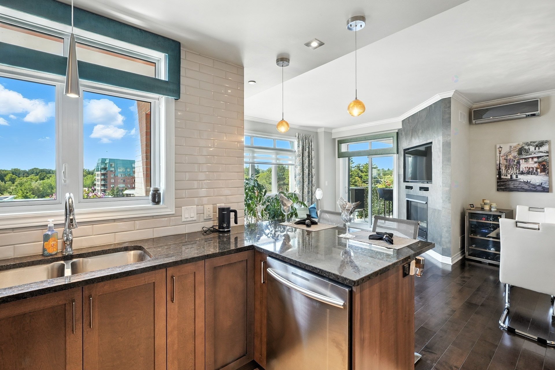 









1180


Ch. d'Aylmer

, 412,
Gatineau (Aylmer),




QC
J9H0G5

