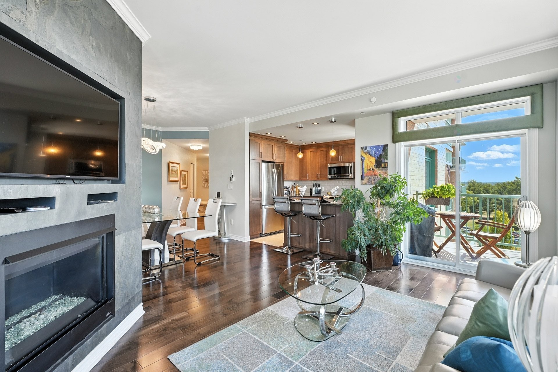 









1180


Ch. d'Aylmer

, 412,
Gatineau (Aylmer),




QC
J9H0G5

